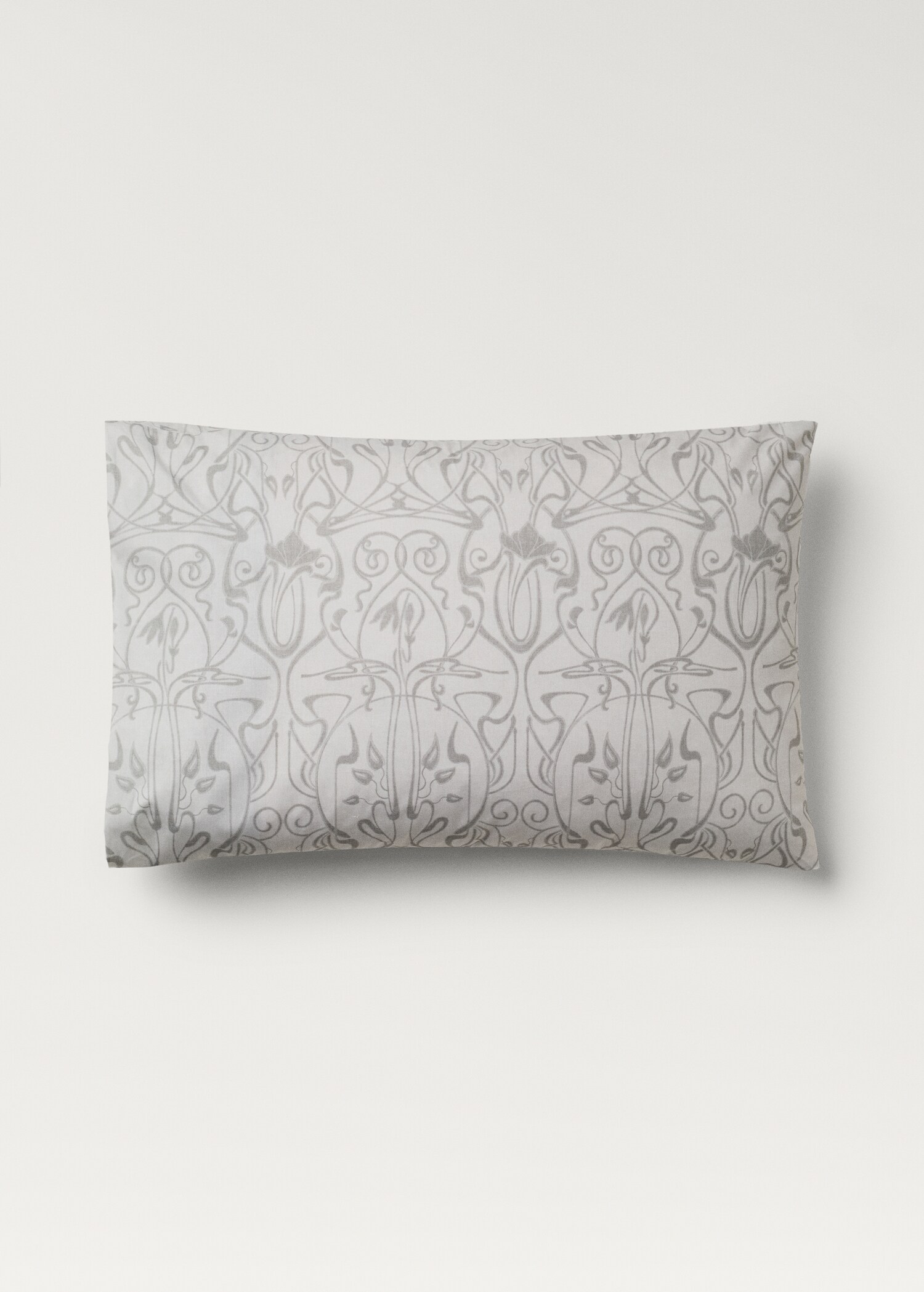 Two cotton percale ornamental-print pillowcases 50x75 cm - Article without model