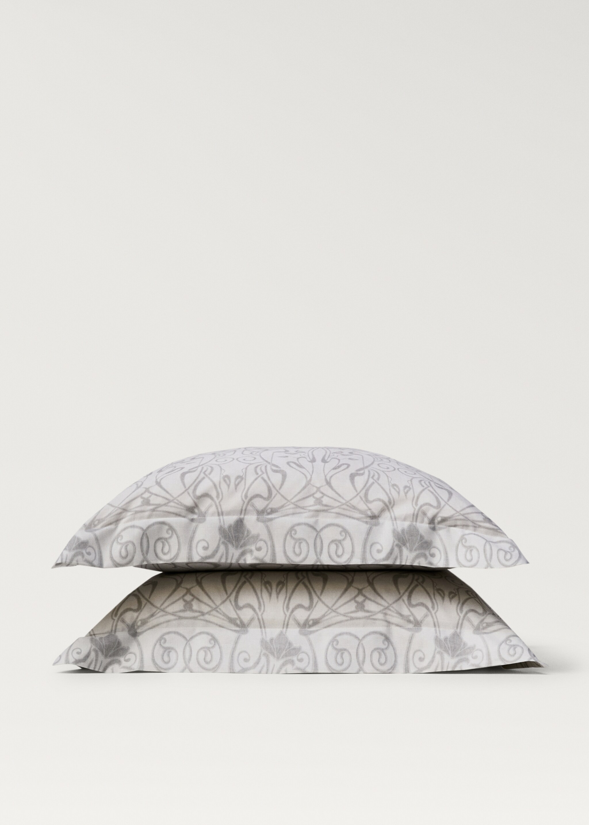 Two cotton percale ornamental-print pillowcases 60x60 cm - Details of the article 1