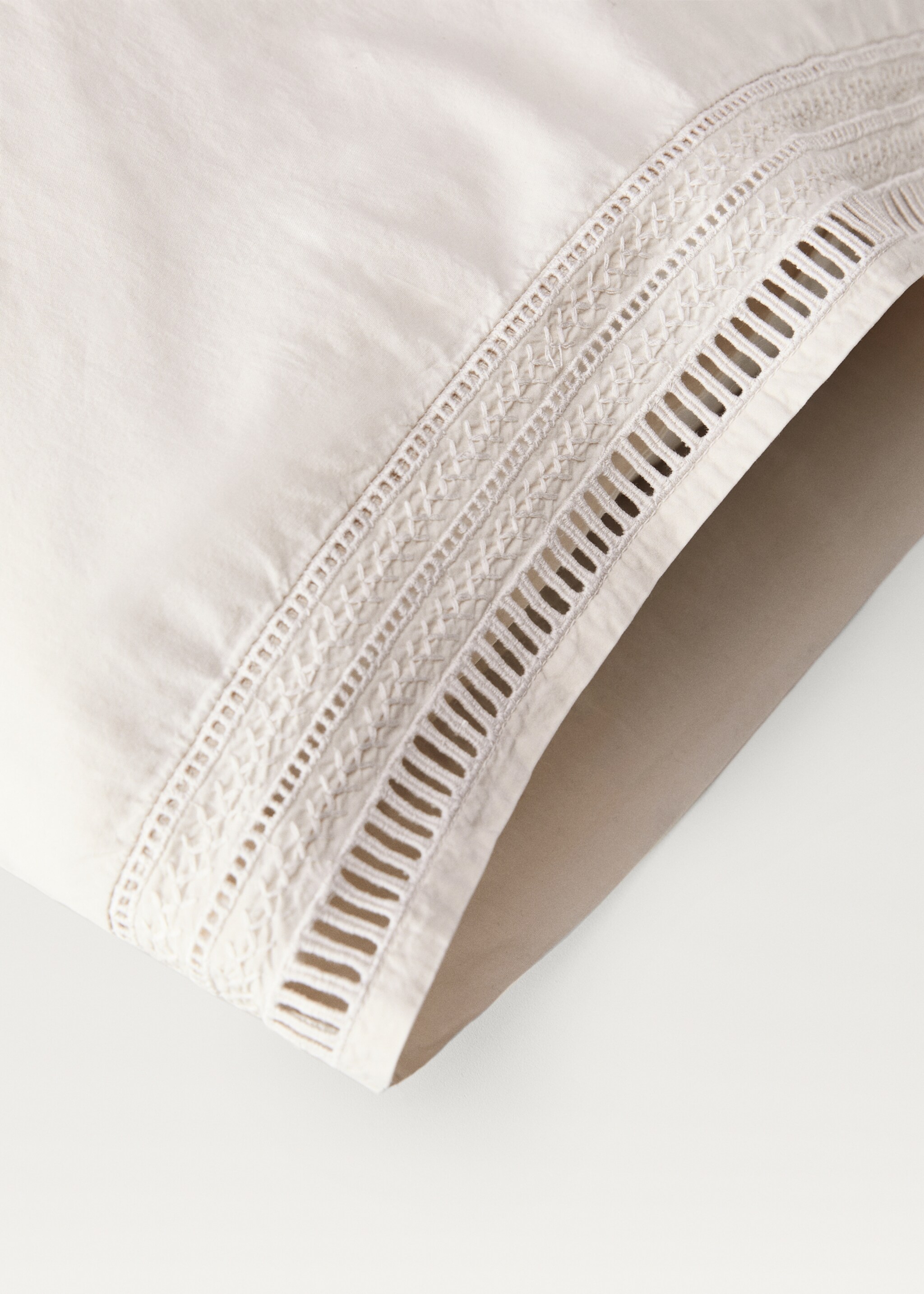 Pillowcase with embroidered finish, 45x110 cm - Details of the article 1, Light/Pastel Grey. Ref: 87022958-00.
