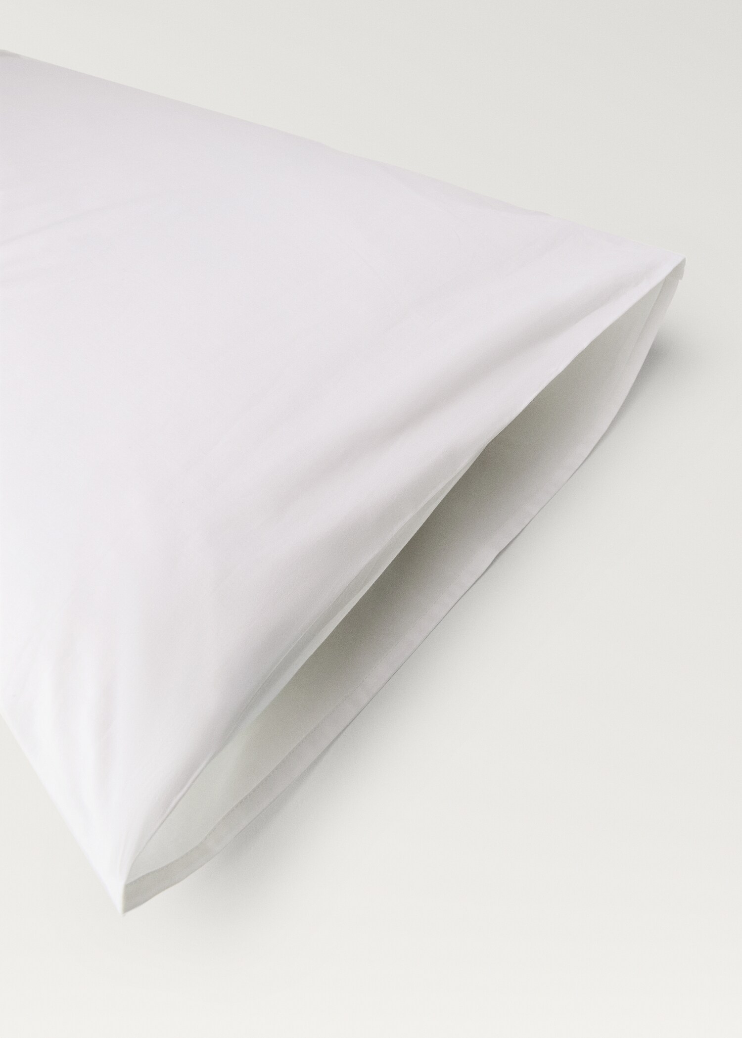 Two cotton percale pillowcases 60x60 cm - Details of the article 2