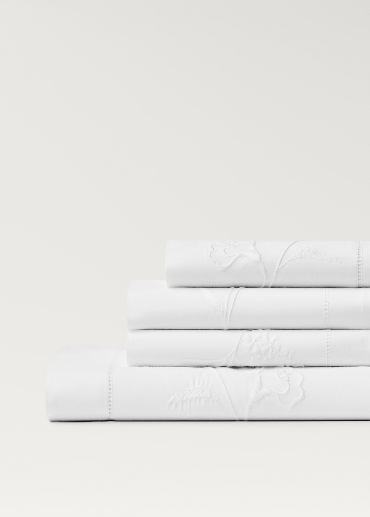 Cotton hand embroidered flower flat sheet Queen bed - Details of the article 2