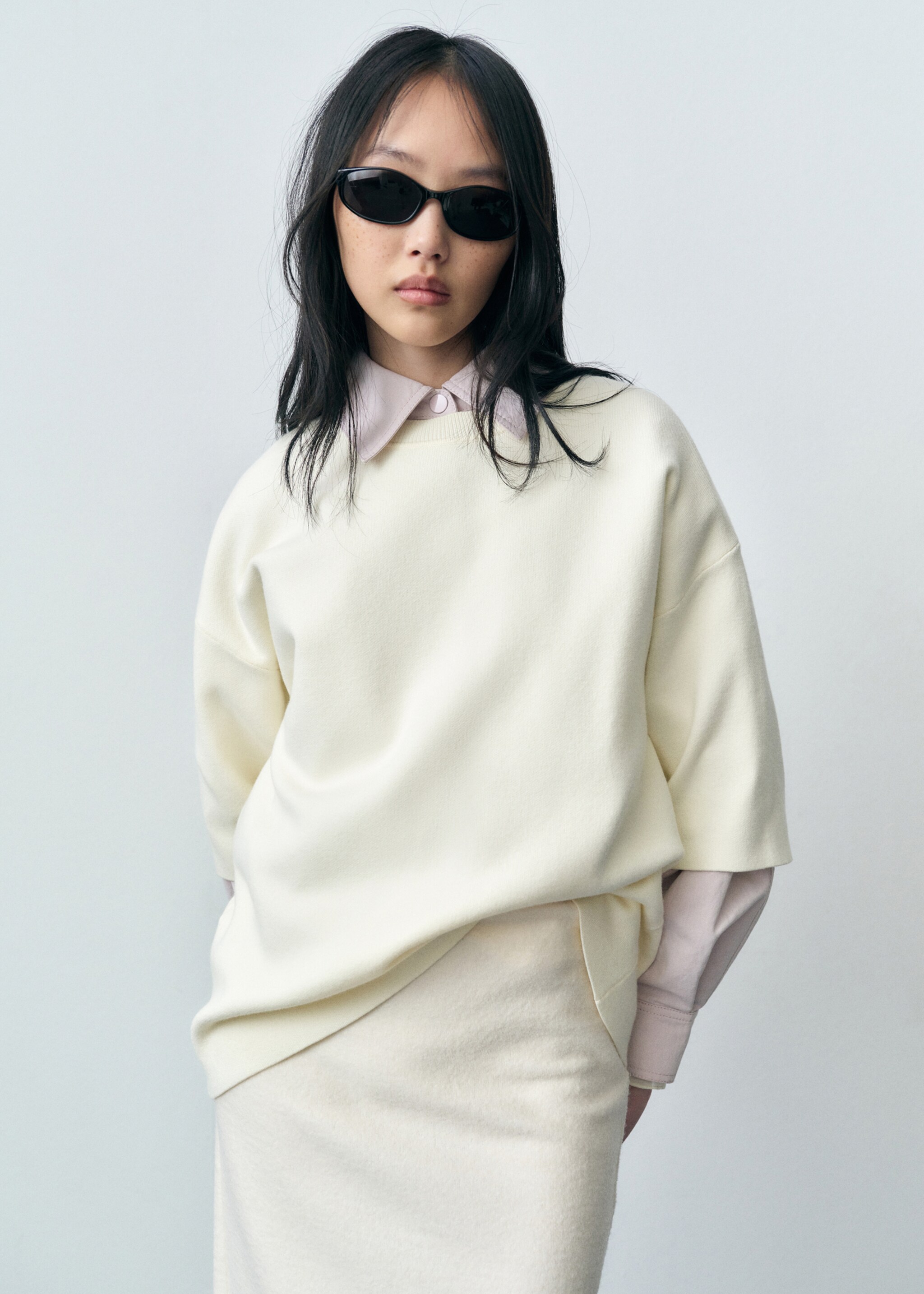 Short-sleeved fine-knit sweater - Medium plane, White. Ref: 87023274-00.