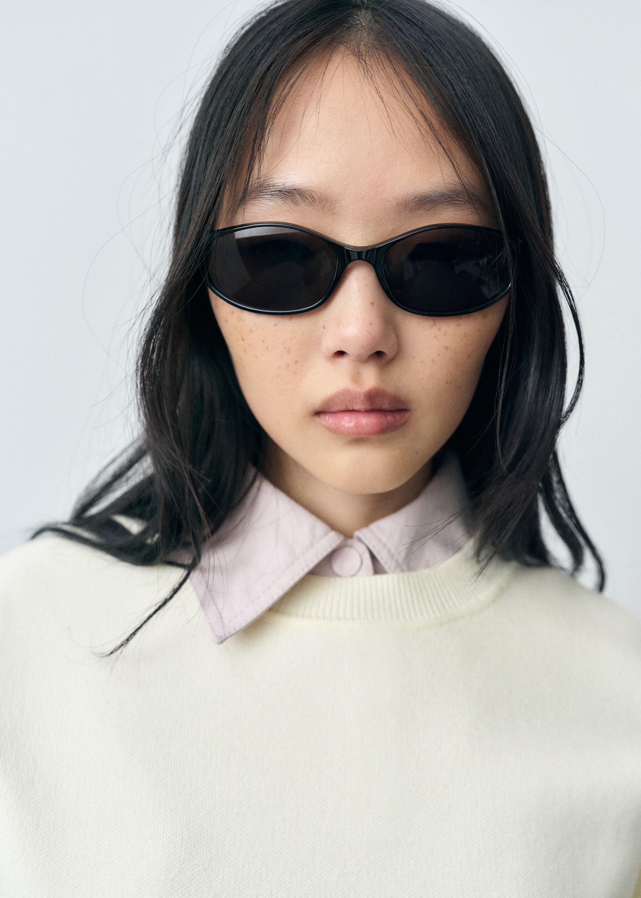 Short-sleeved fine-knit sweater - Details of the article 1, White. Ref: 87023274-00.