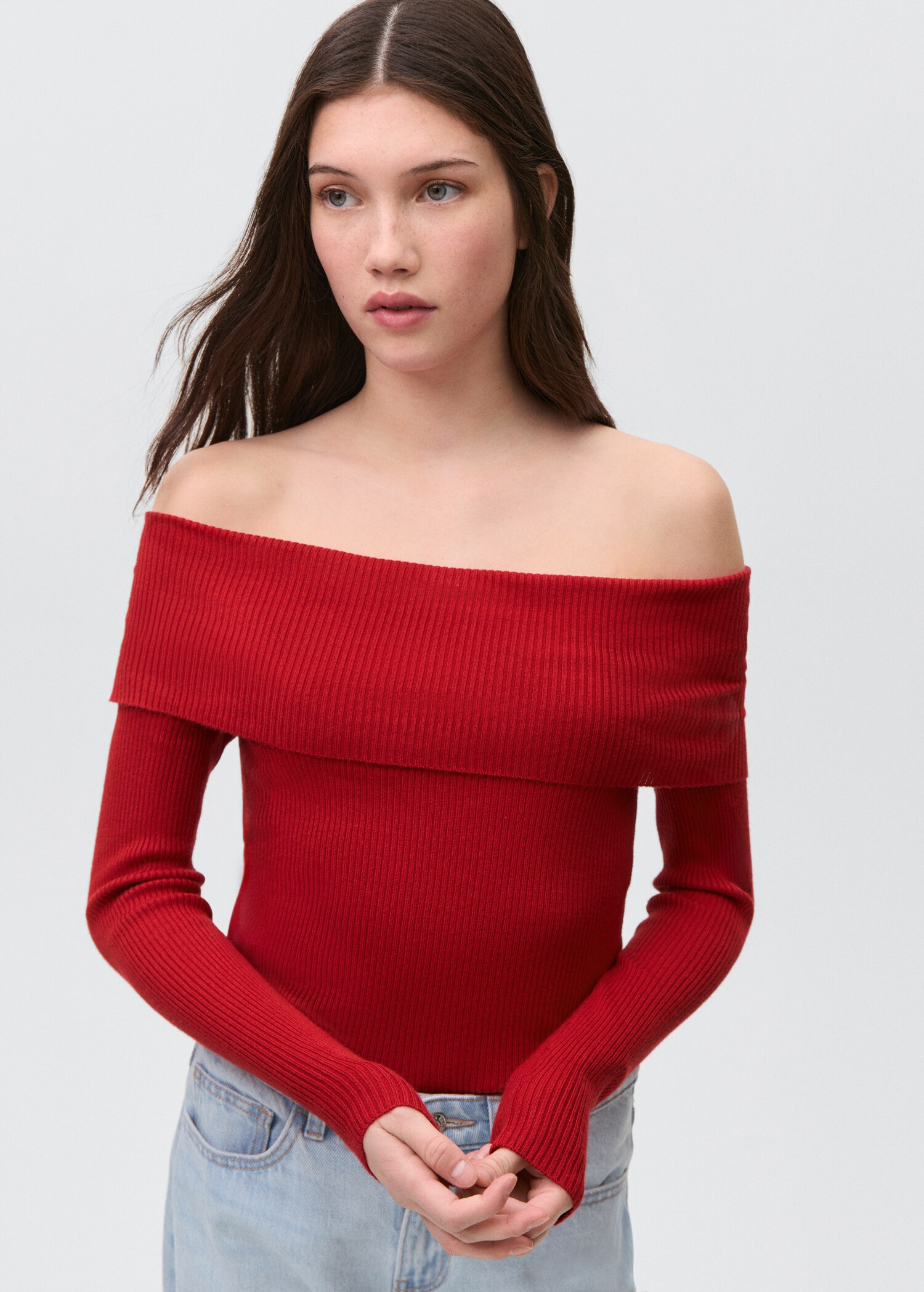 Off shoulder-tröja - Bild av mittparti