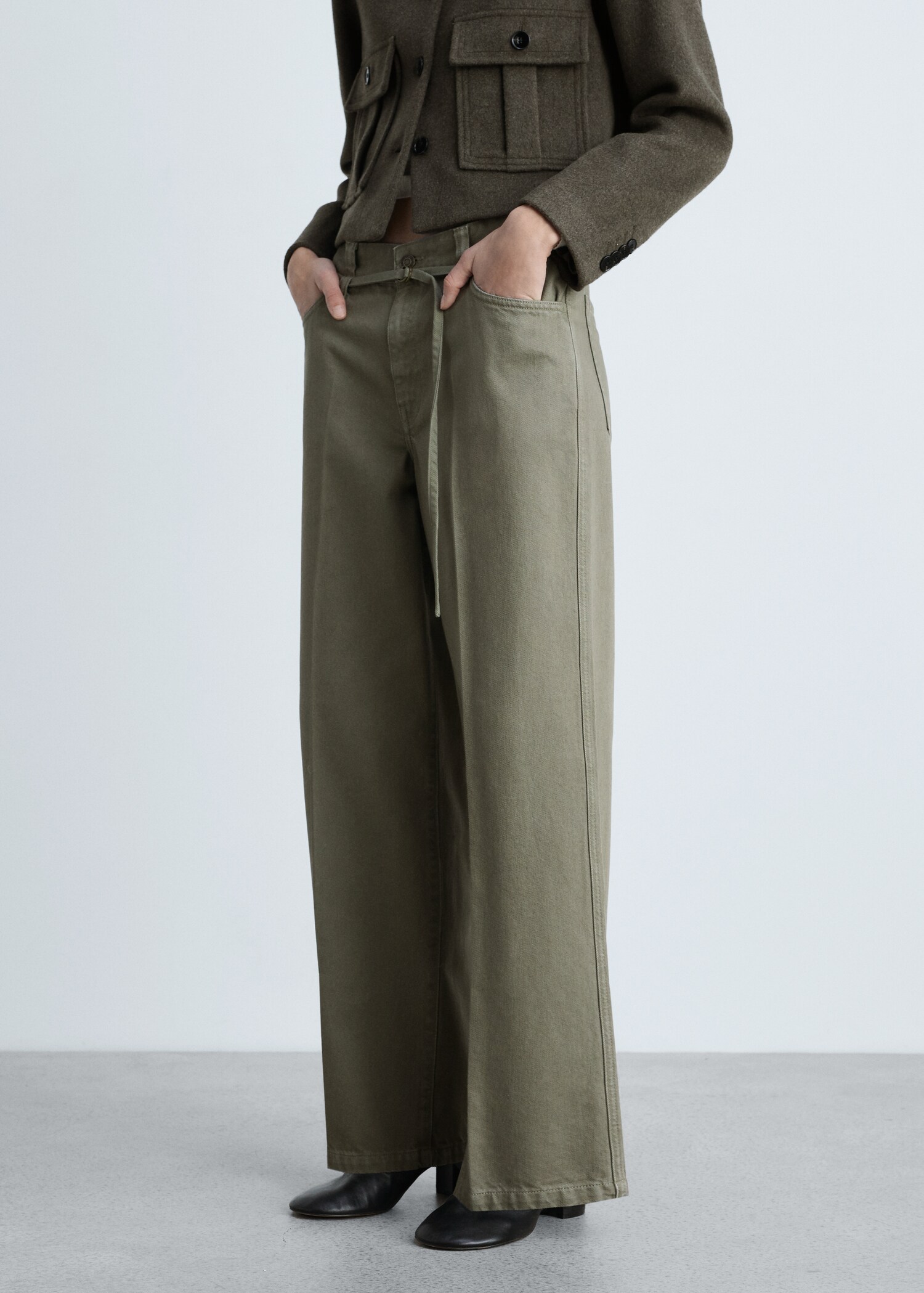 Jean wideleg détail ceinture - Plan moyen