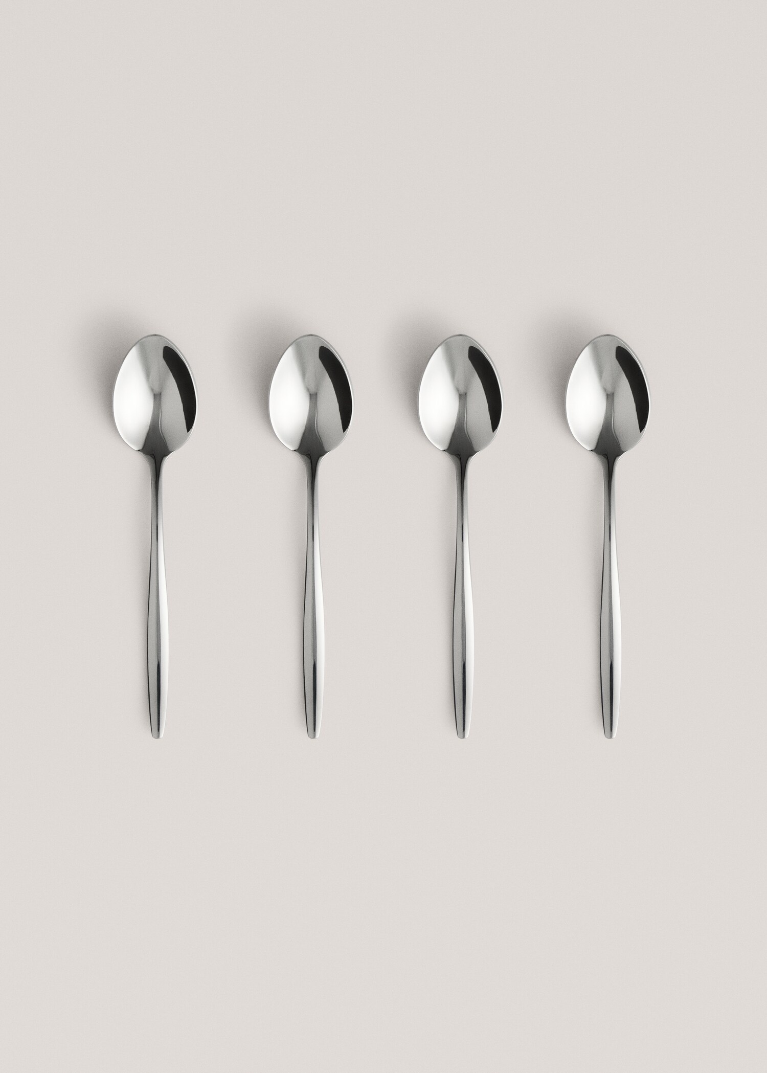 Lot de 4 cuillères en acier à manche fin - Article sans modèle