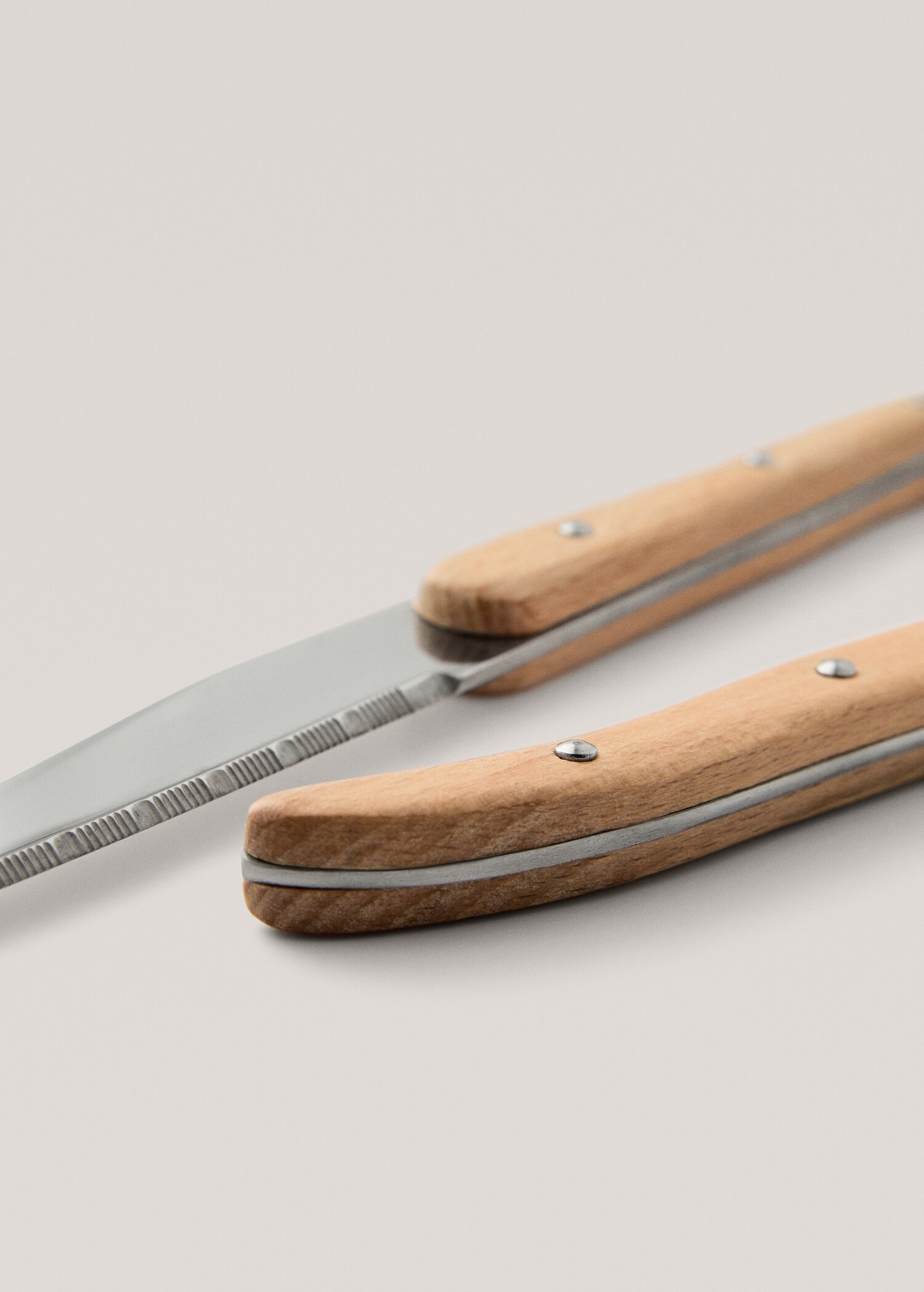 Messerset 4-teilig gezackt mit Holzgriff - Detail des Artikels 1