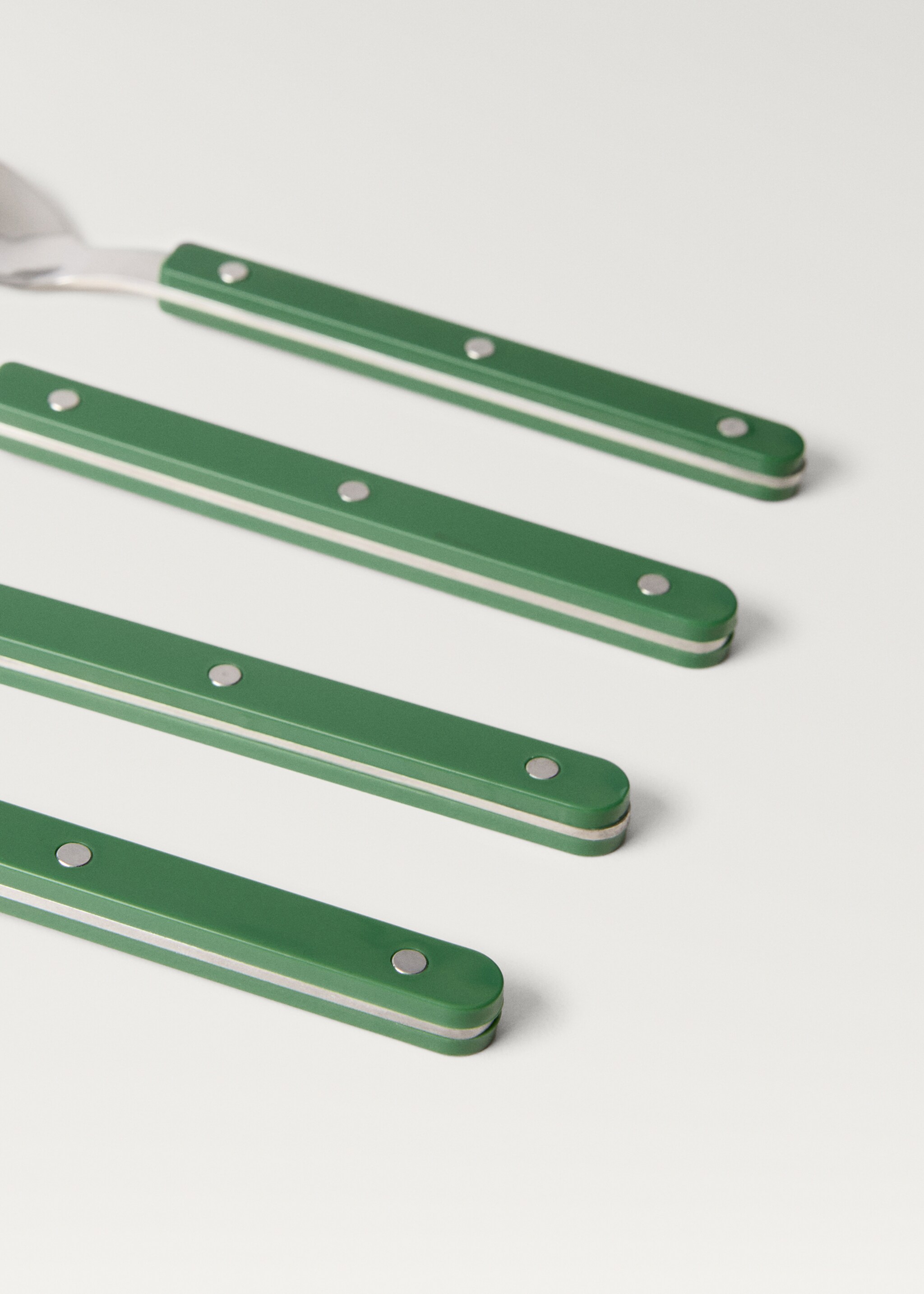 Ensemble de couverts 4 pièces avec manches résine - Détail de l'article 2