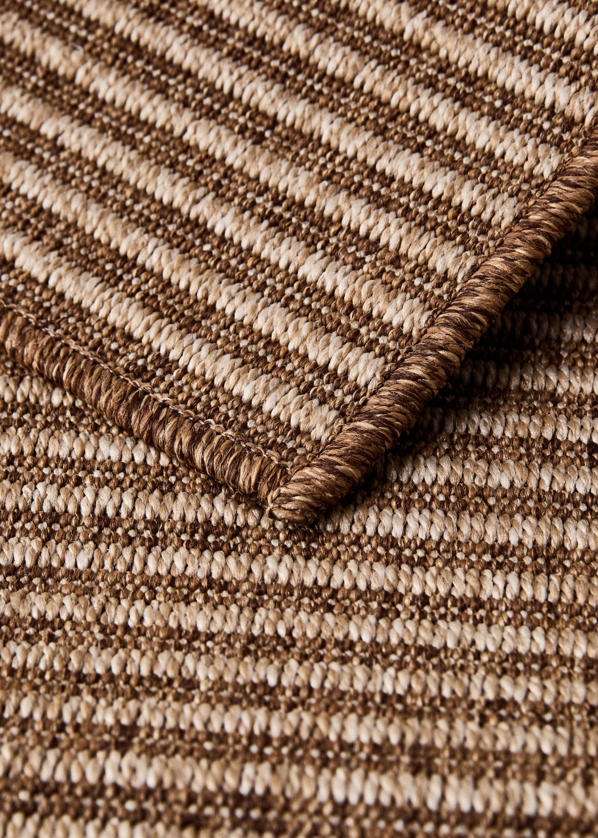 Prolipopilene carpet stripes big size - Details of the article 1