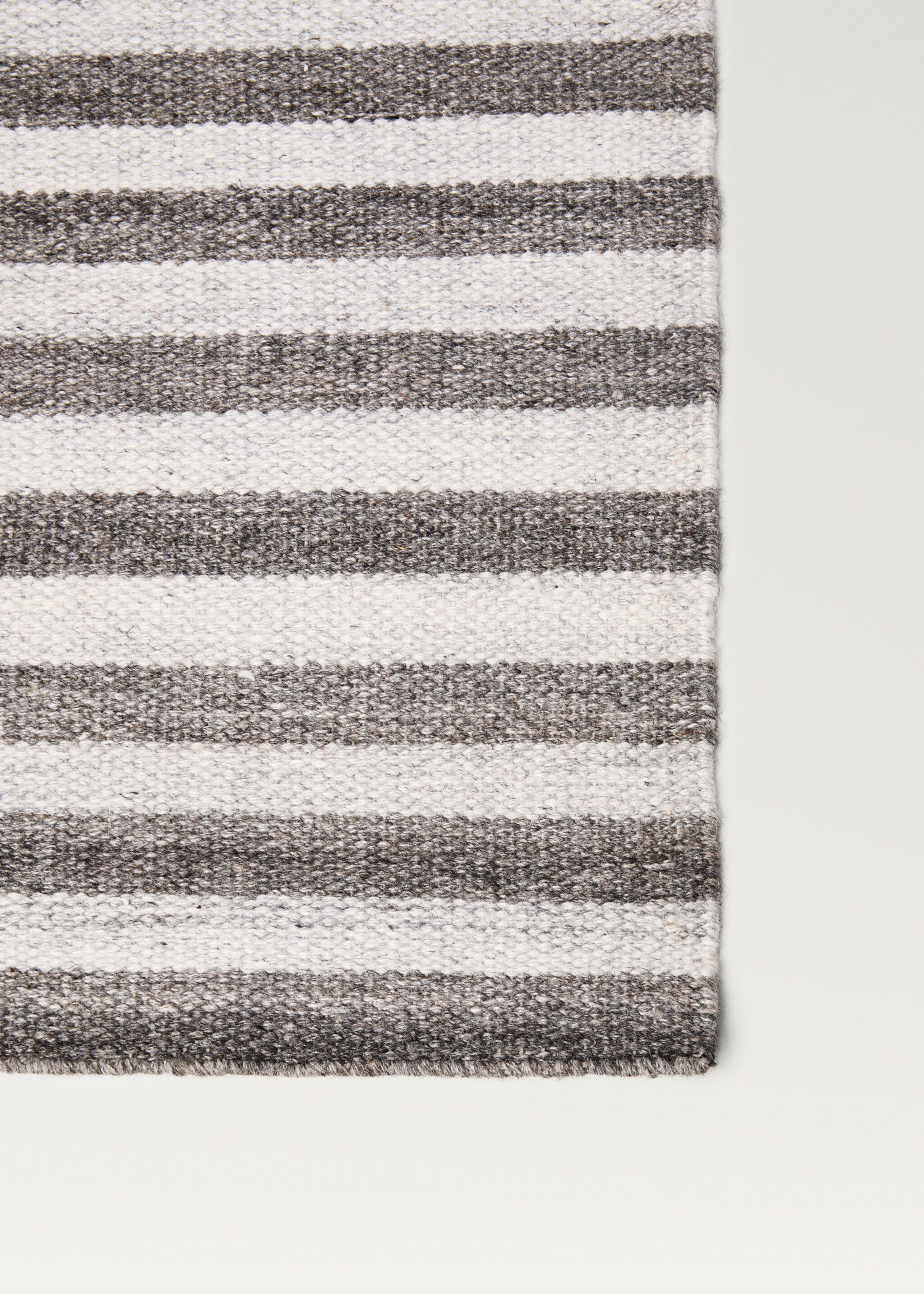 Yarn rug liam - Details of the article 1
