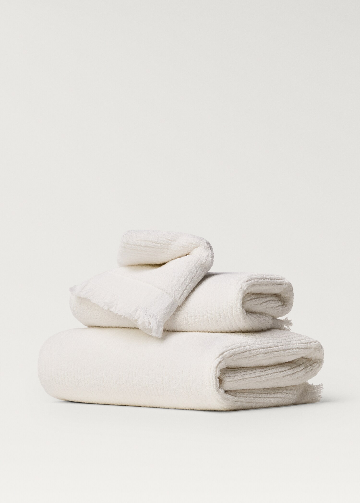 Toalla tocador relieve rayas flecos - Artículo sin modelo
