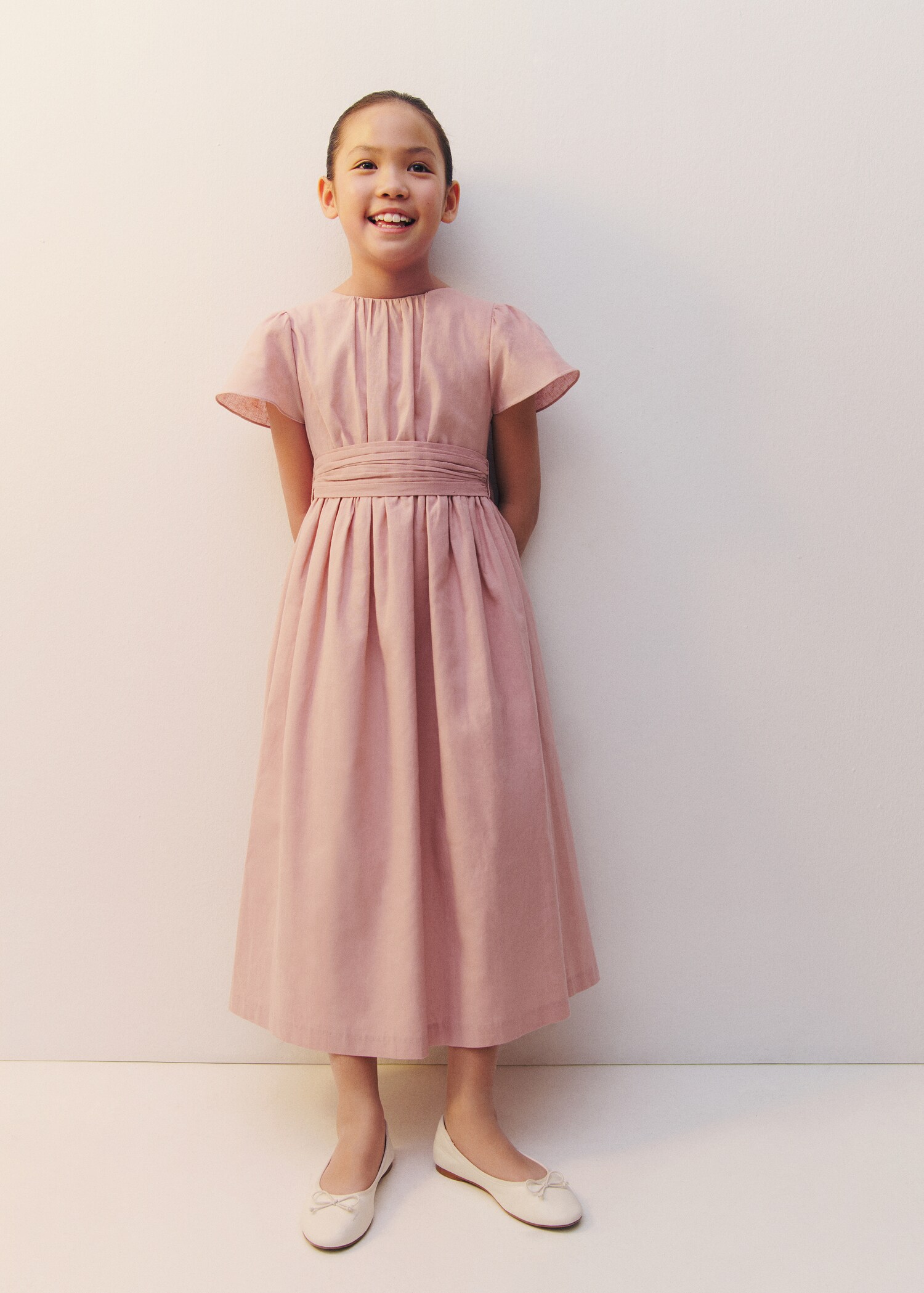 Linen dress with back opening - Details of the article 5