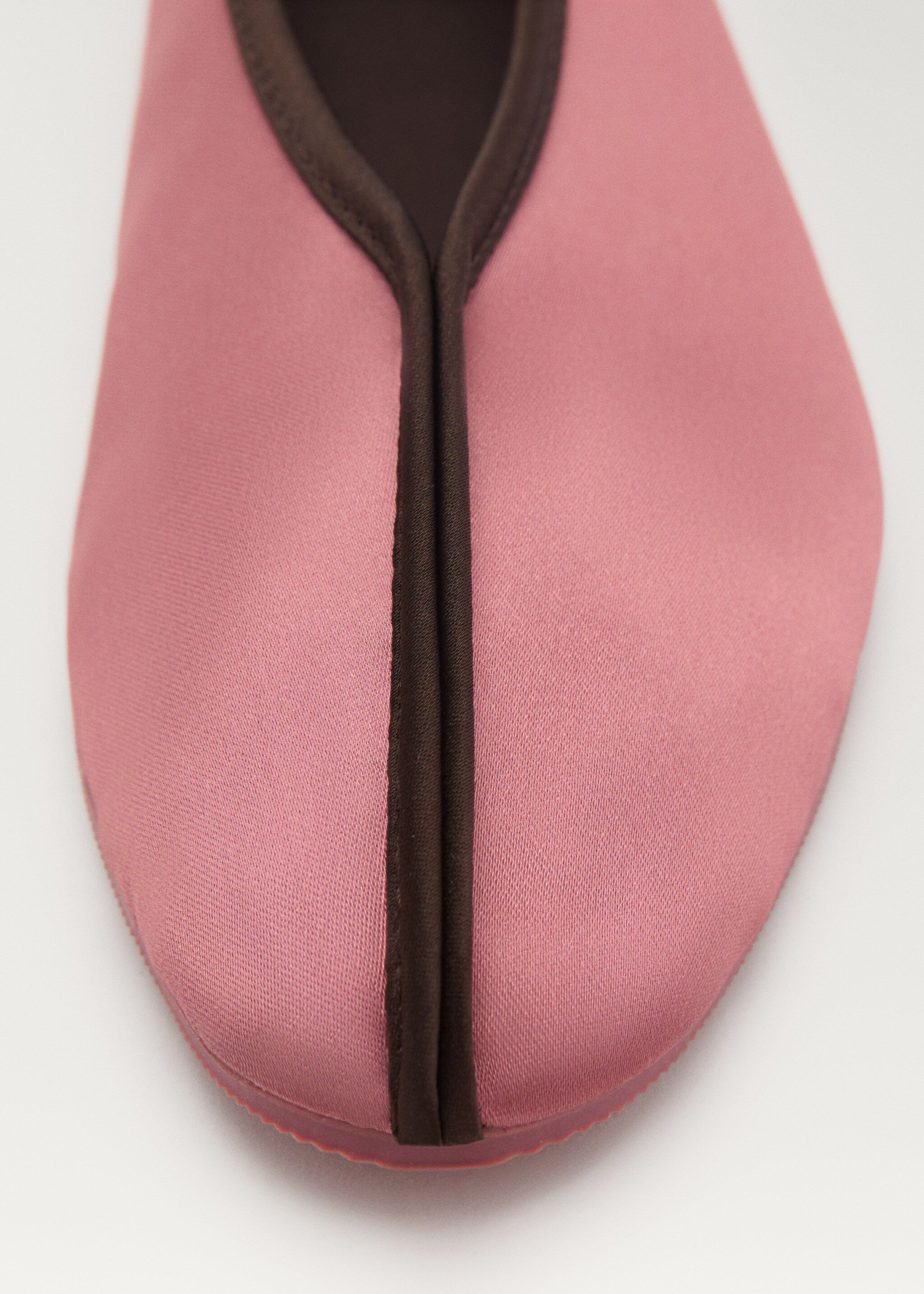 Satinierte Ballerinas mit Kontrastpaspelierung - Detail des Artikels 2