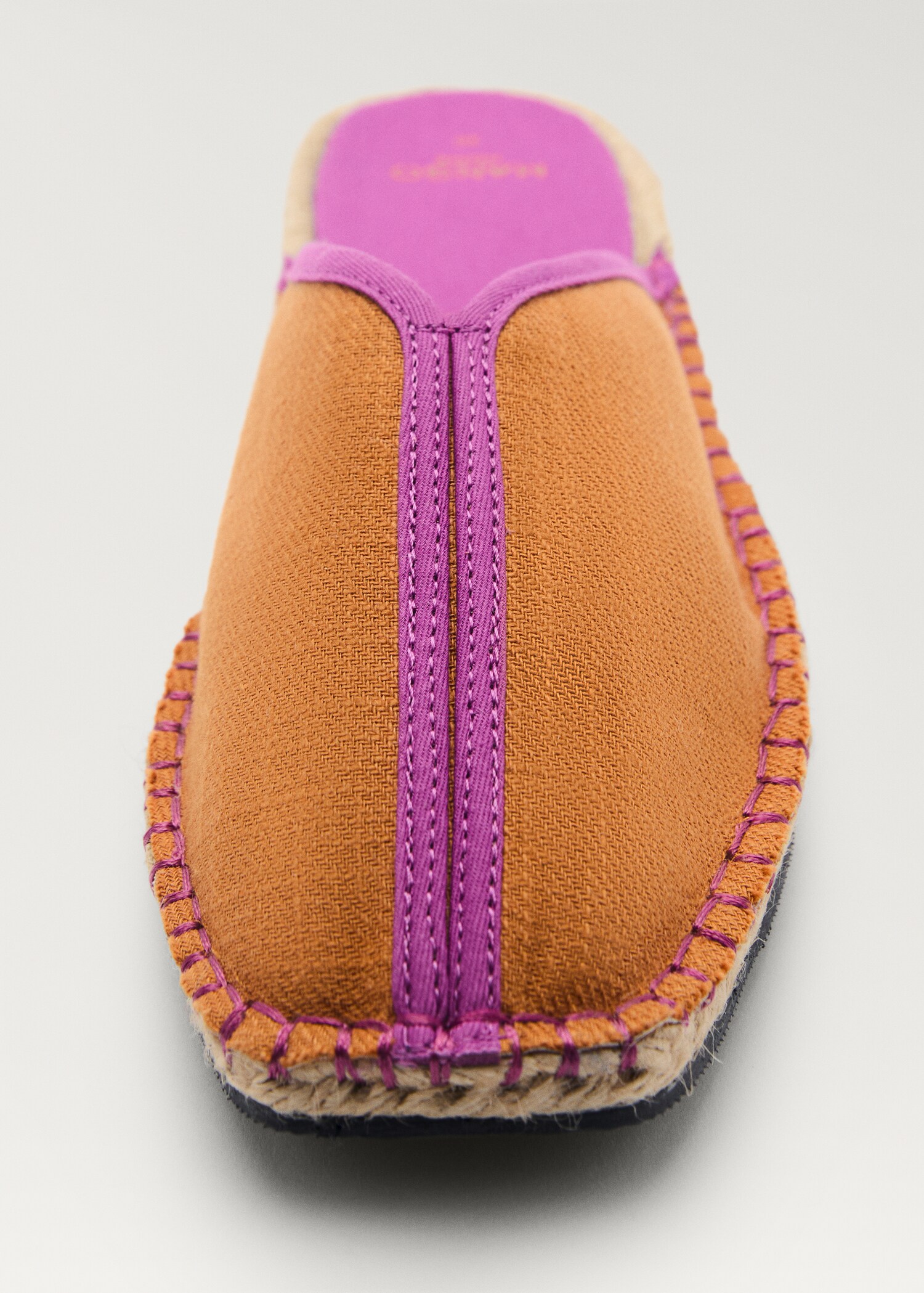 Pantolette mit kontrastfarbenem Detail - Detail des Artikels 1