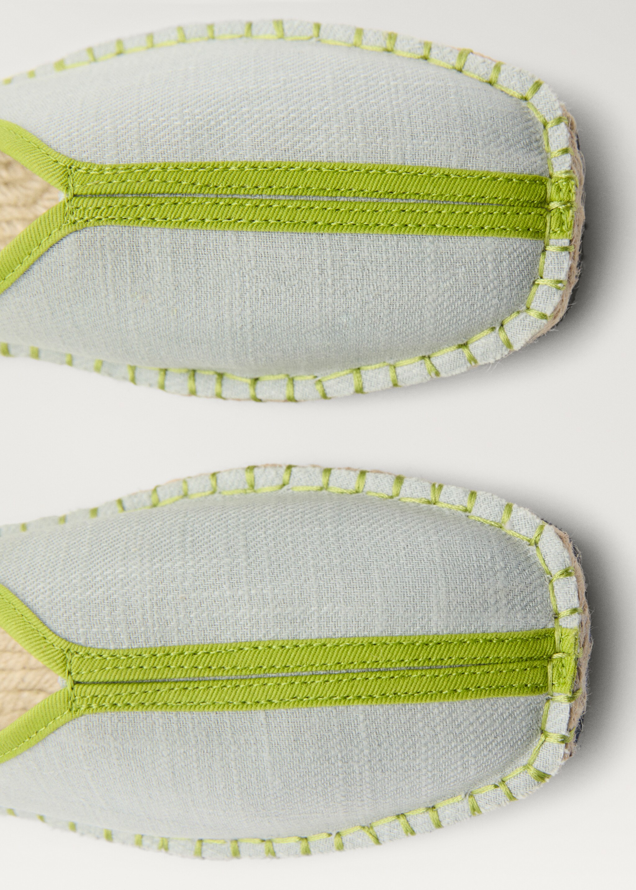 Chaussons ouverts à l’arrière avec détail contrastant - Détail de l'article 3