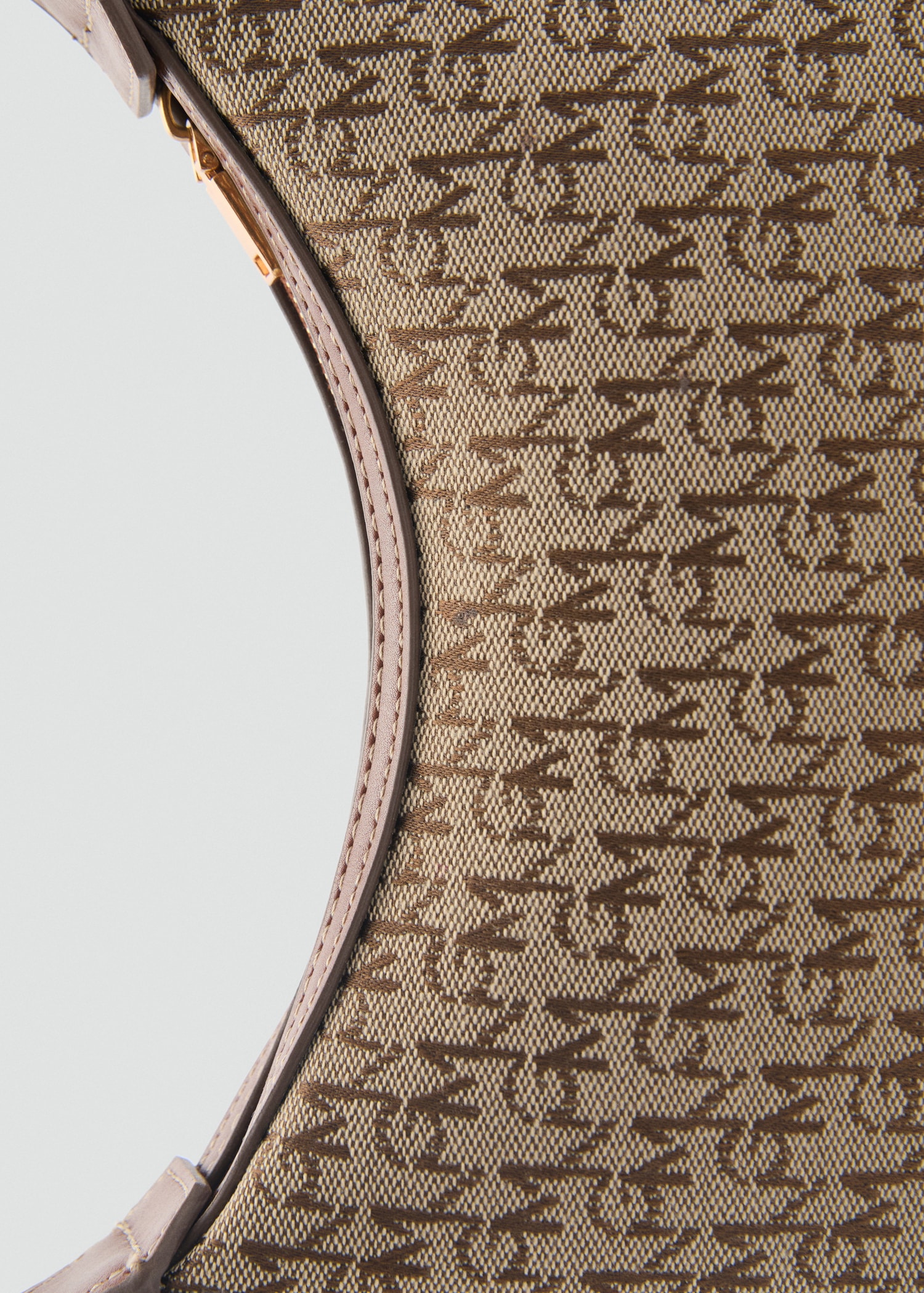 Shoulder bag with printed logo - Women | MANGO USA