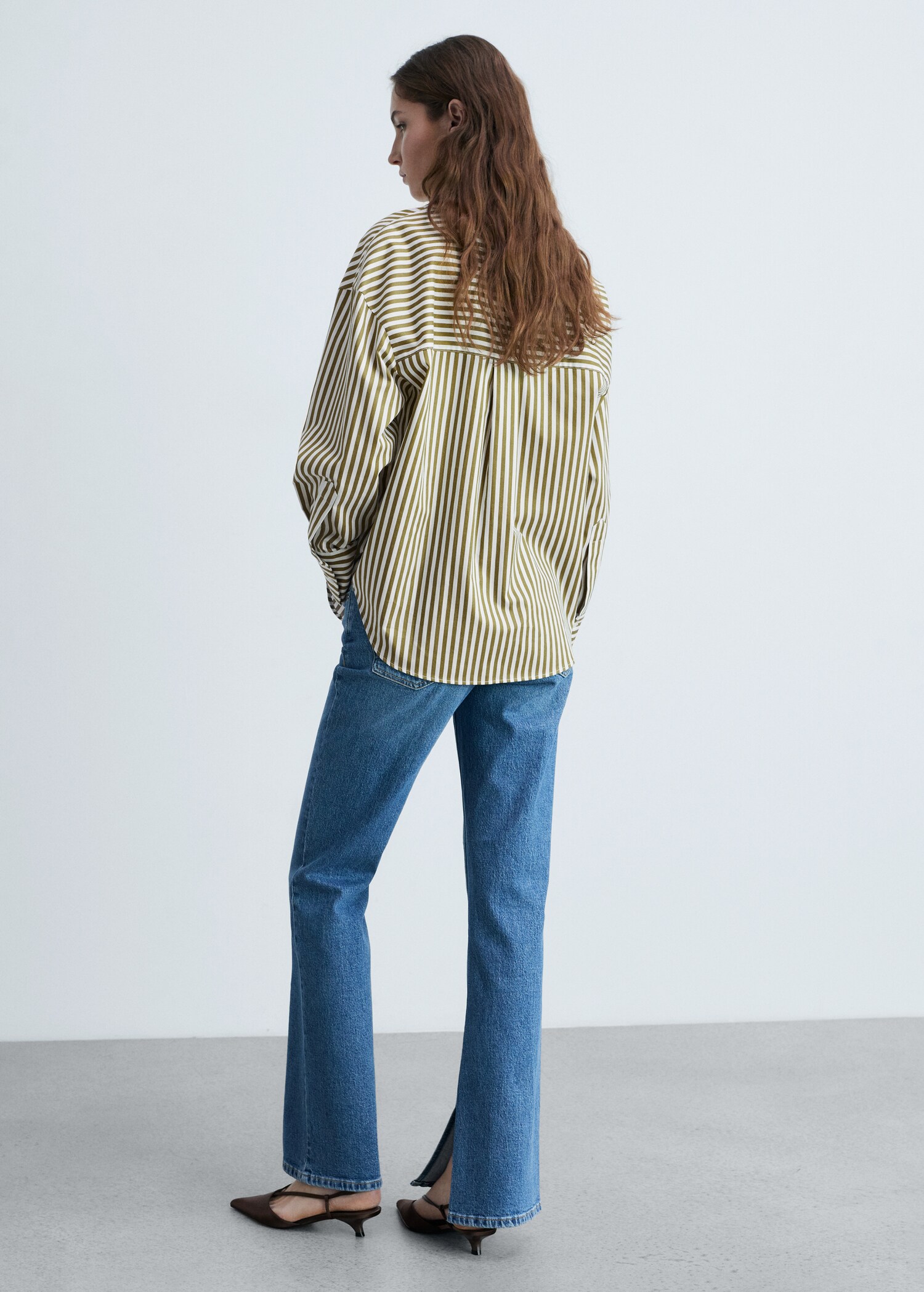 Striped shirt with contrasting pocket - Reverse of the article