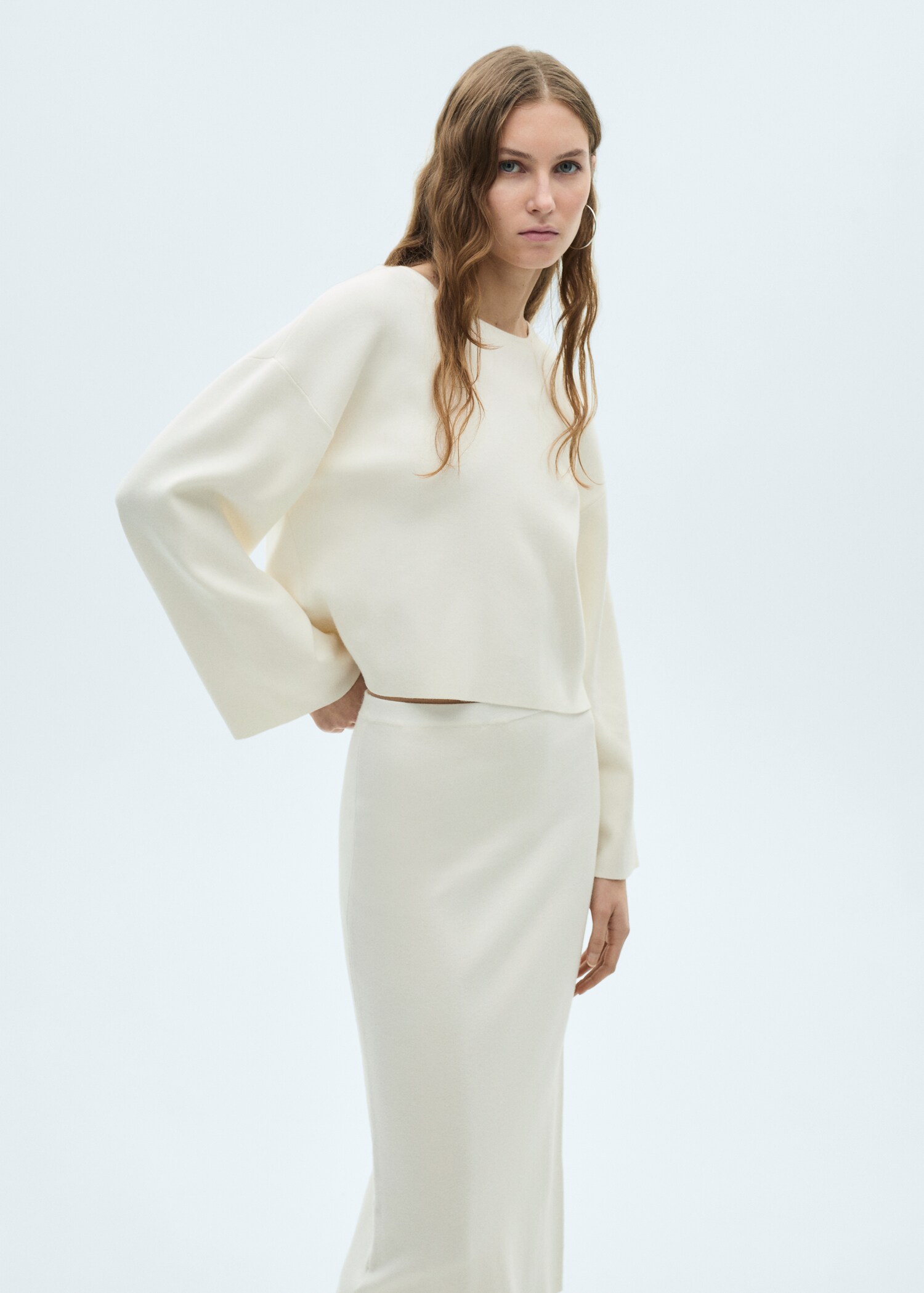 Knitted sweater with oversized sleeves - Medium plane