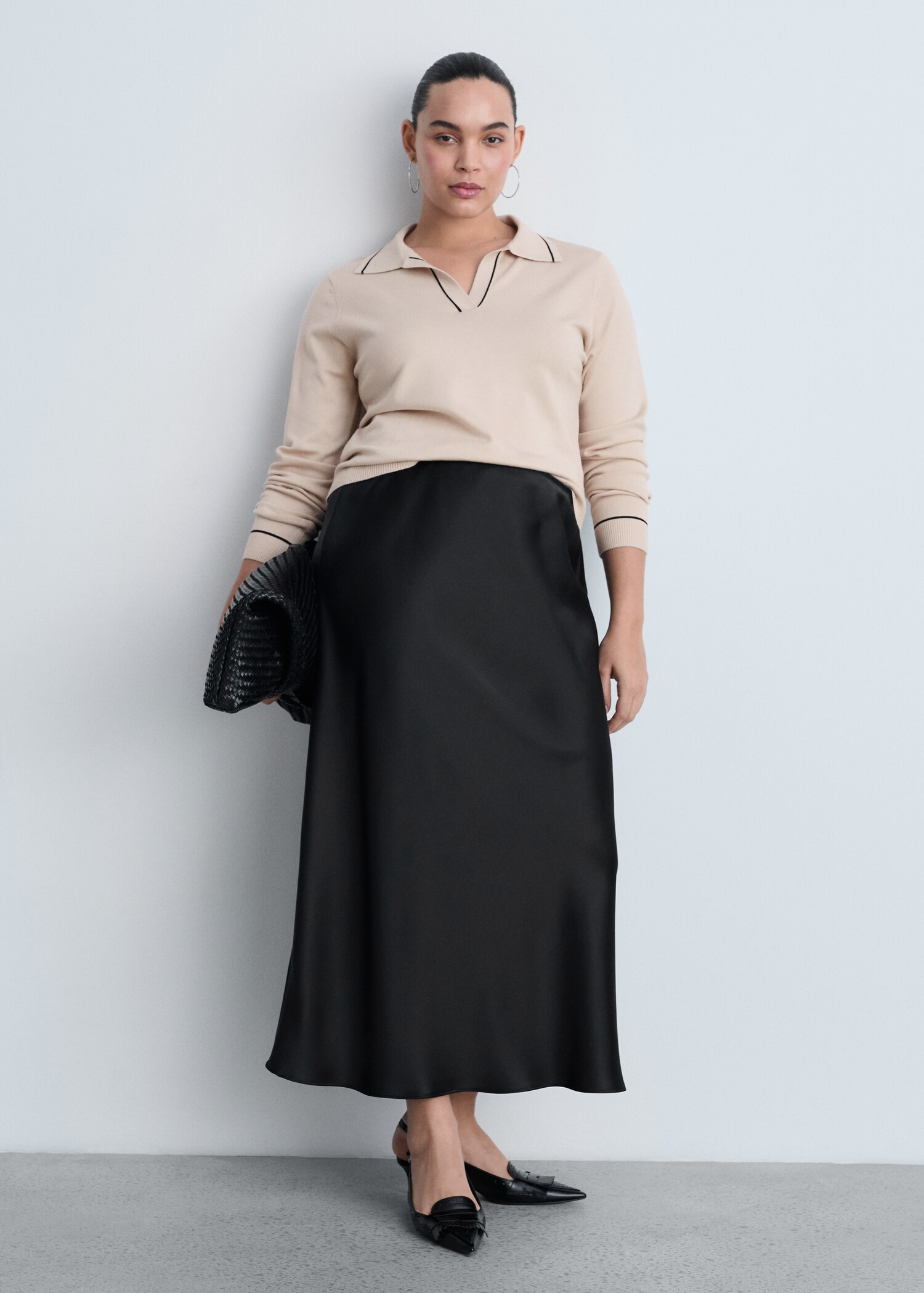 Sweater with contrasting lapels and trims - Details of the article 3
