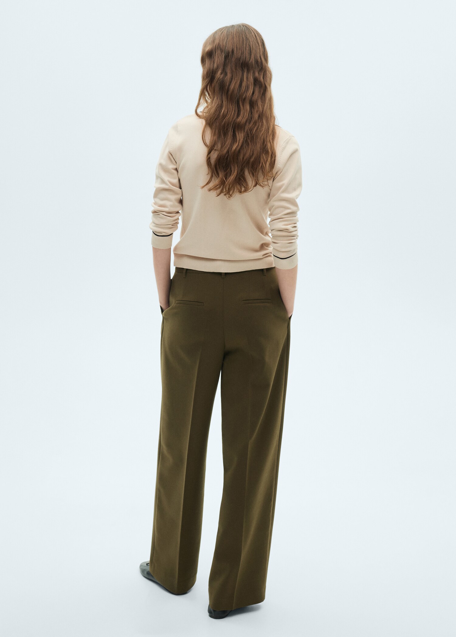Sweater with contrasting lapels and trims - Reverse of the article