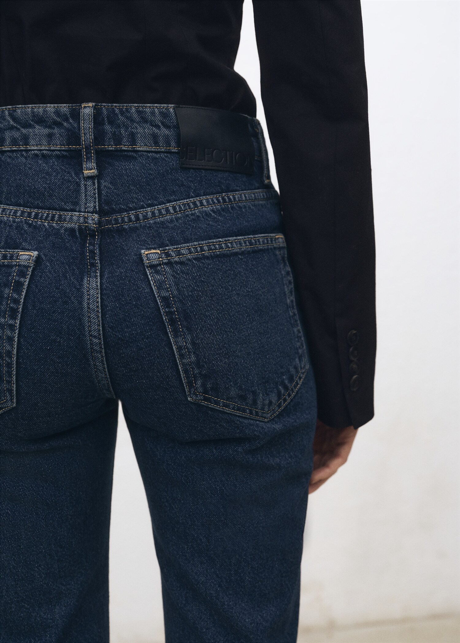 Jeans à boca de sino com cintura alta - Pormenor do artigo 6