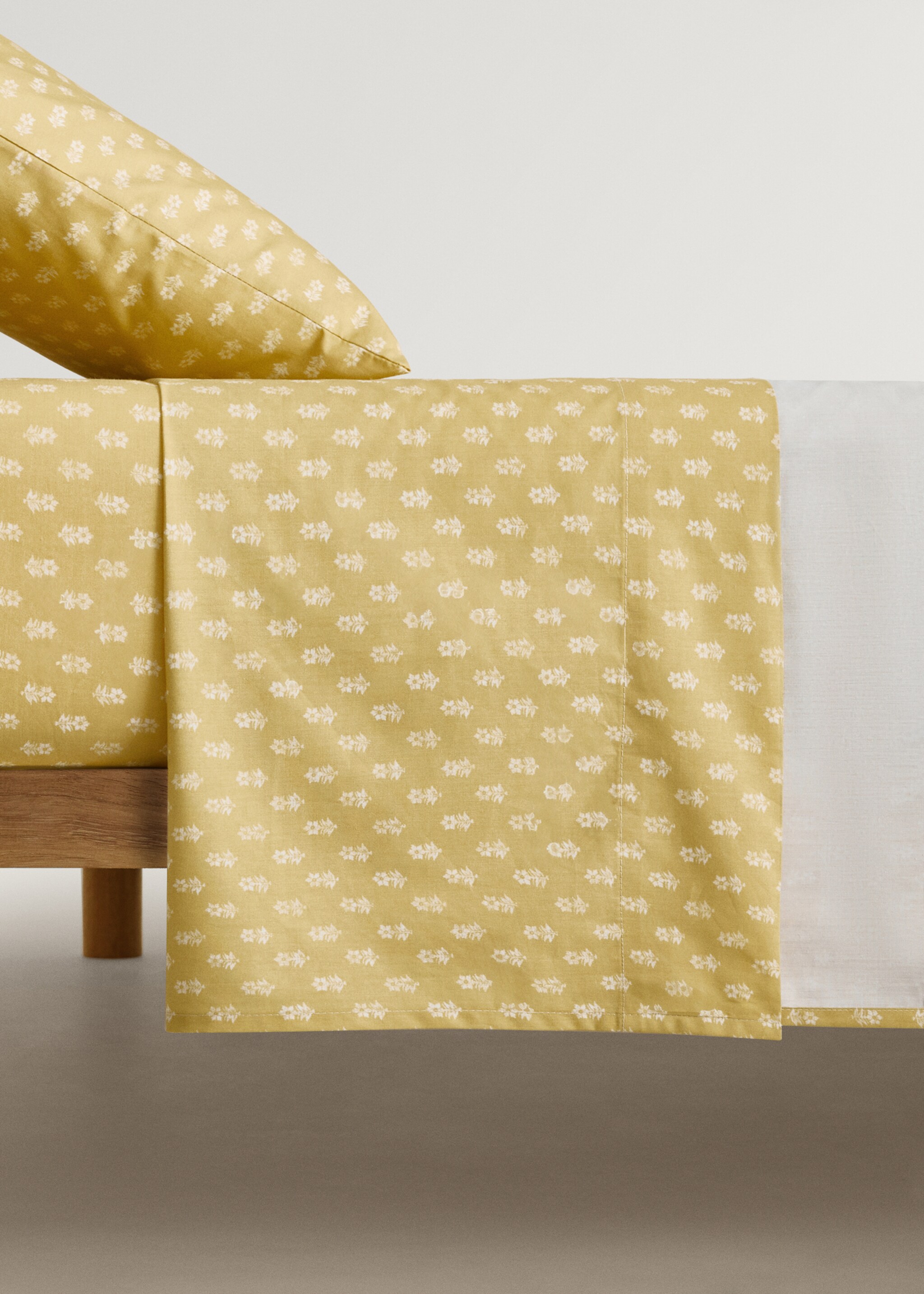Spannbettlaken aus Baumwoll-Perkal mit kleiner Blume für Kinderbettchen - Artikel ohne Model