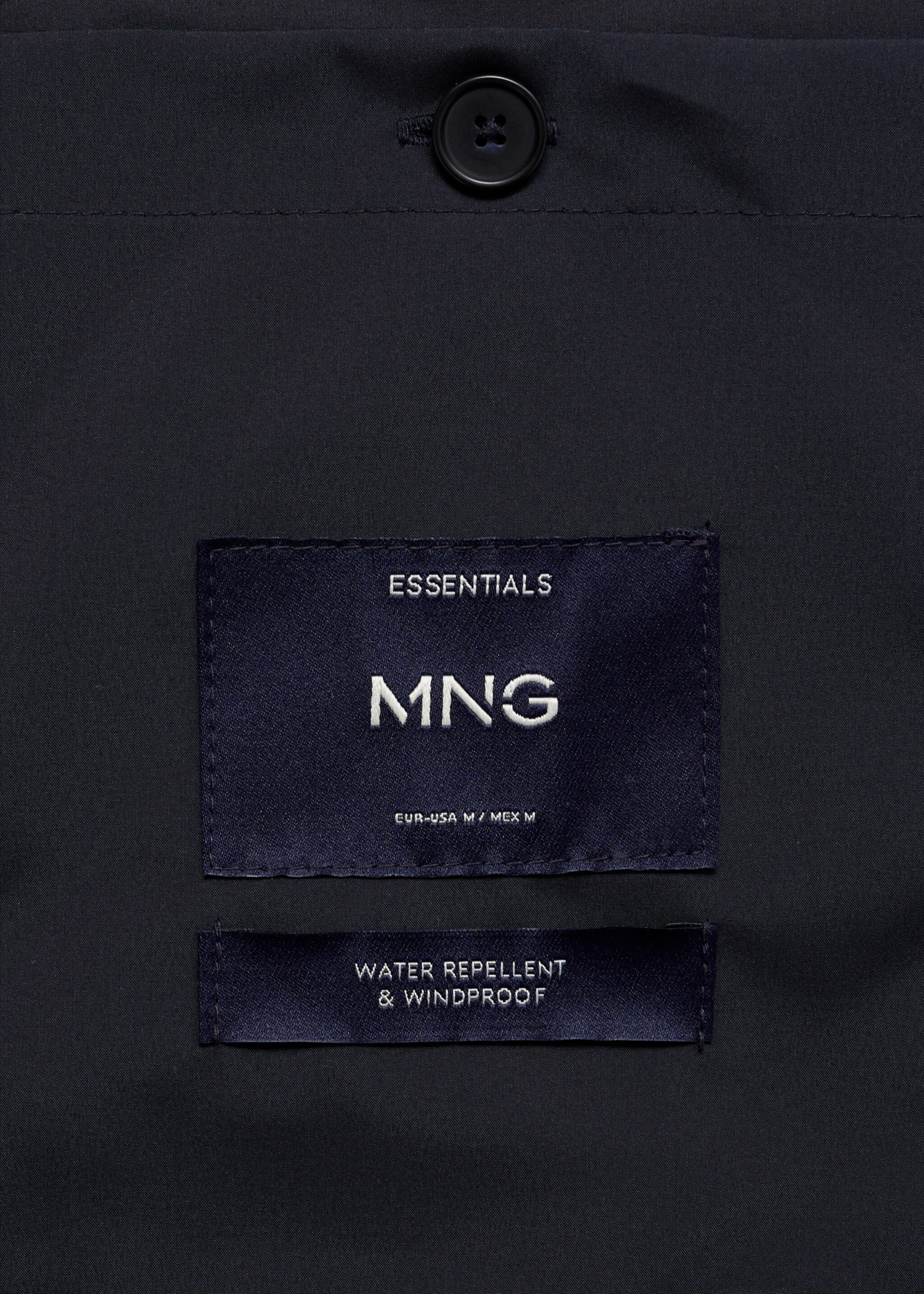 Water-repellent bomber jacket with pockets - Details of the article 0