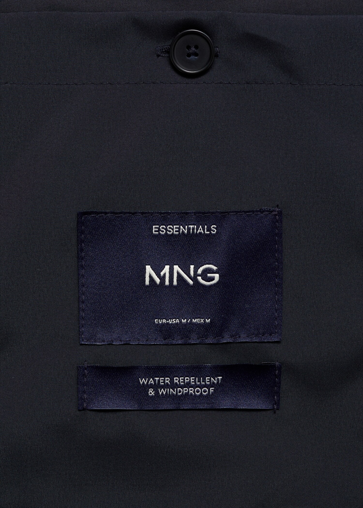 Water-repellent bomber jacket with pockets - Details of the article 0