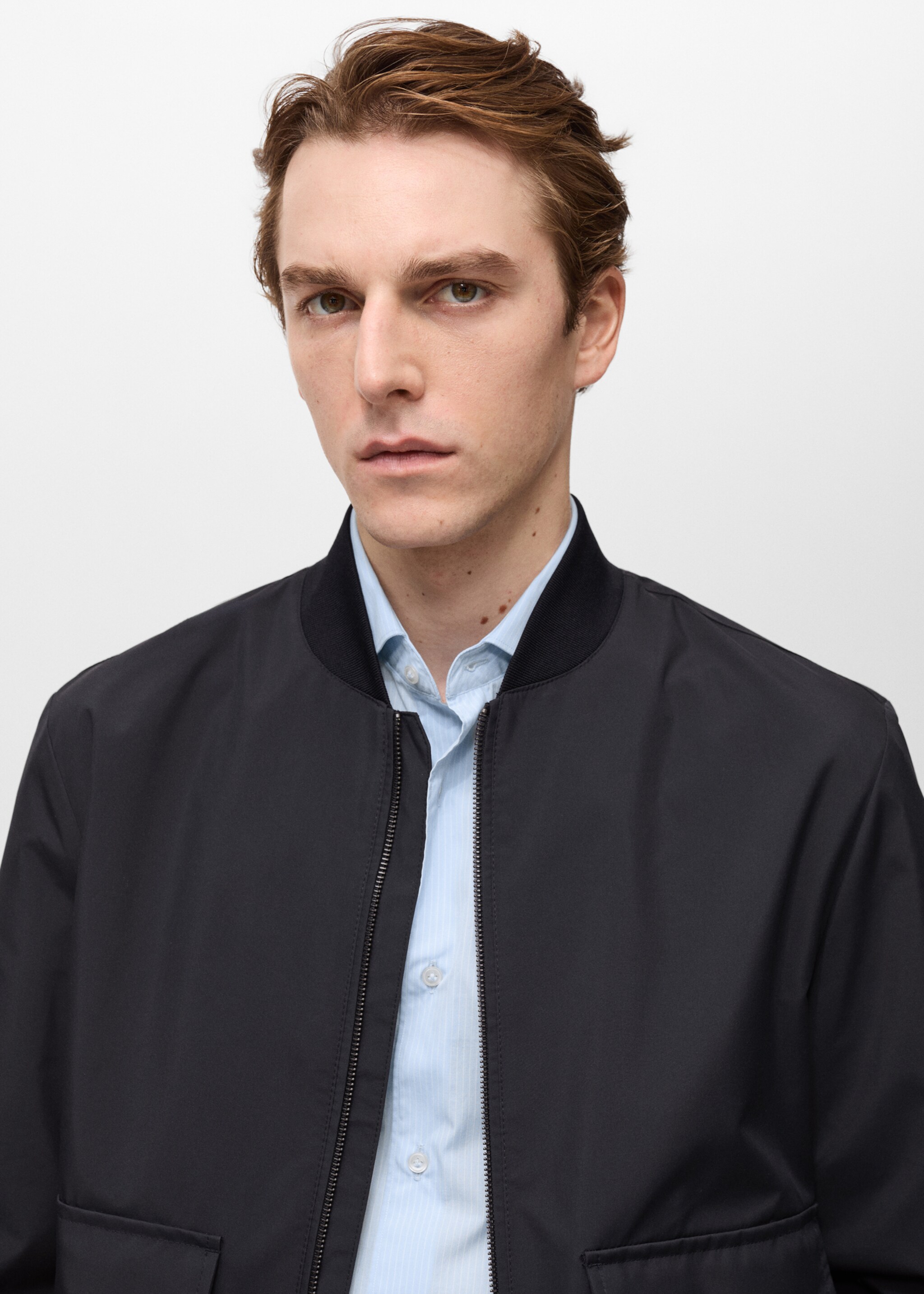 Water-repellent bomber jacket with pockets - Details of the article 1