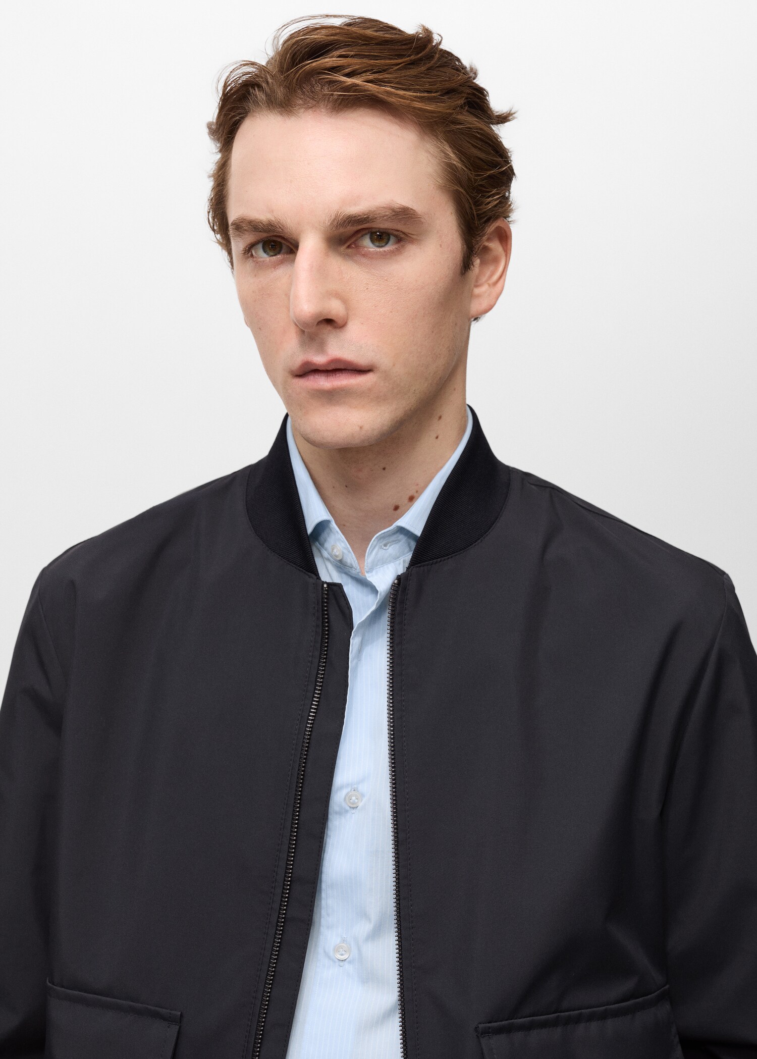 Water-repellent bomber jacket with pockets - Details of the article 1