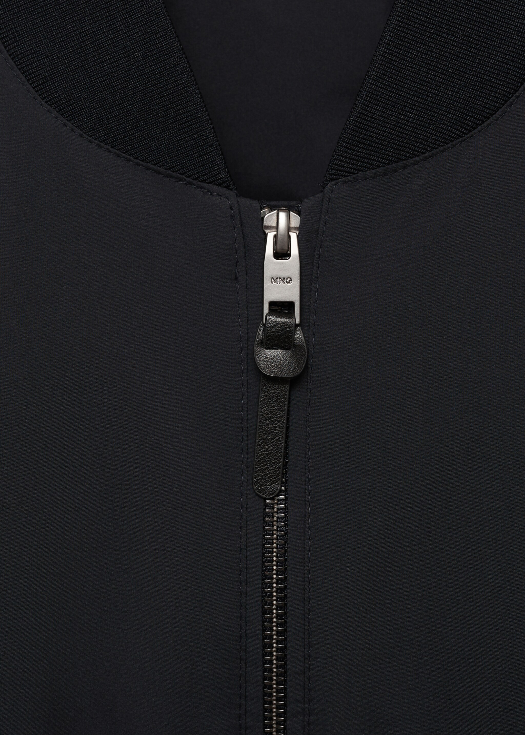 Water-repellent bomber jacket with pockets - Details of the article 8