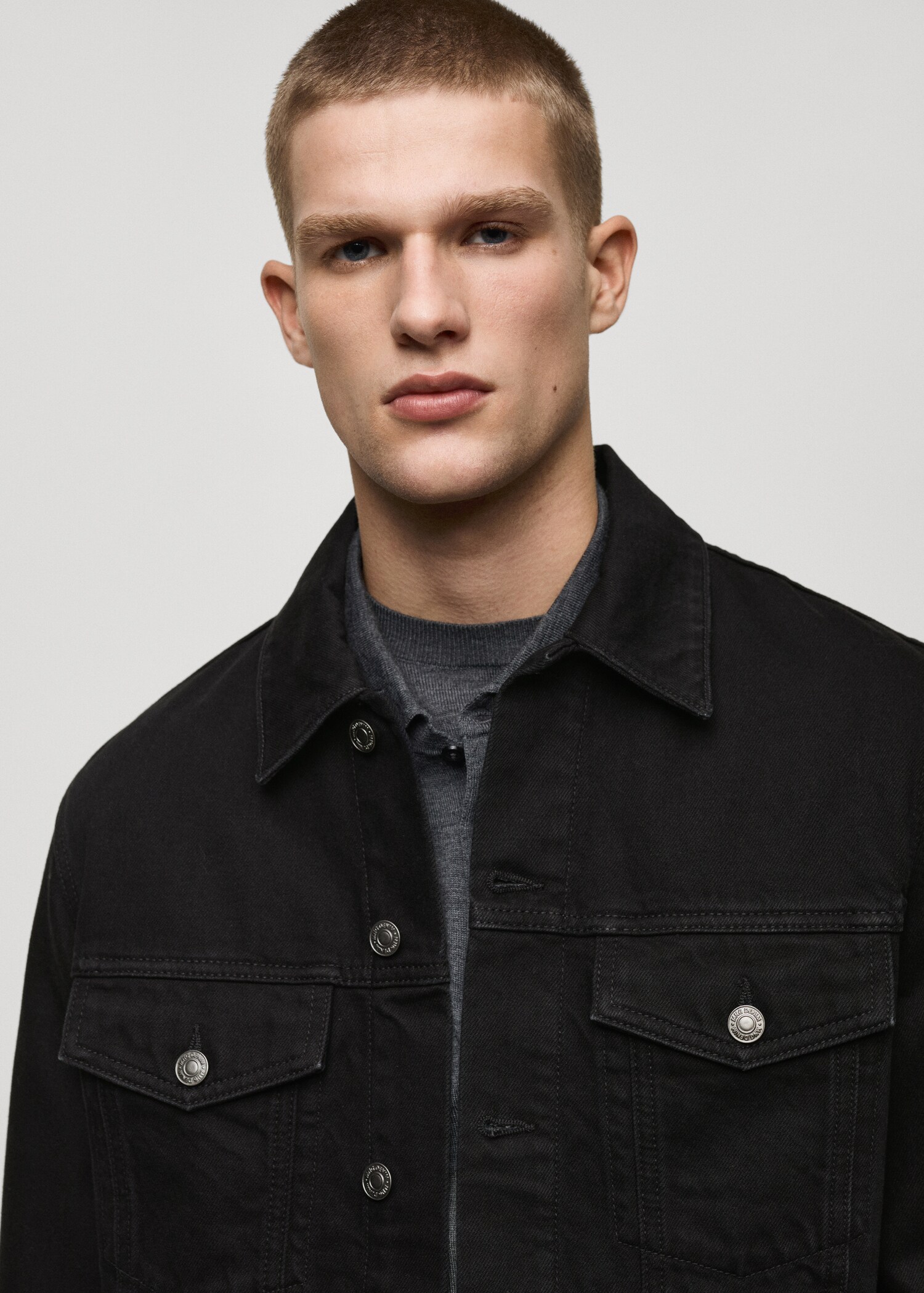 Denim jacket pockets - Details of the article 1