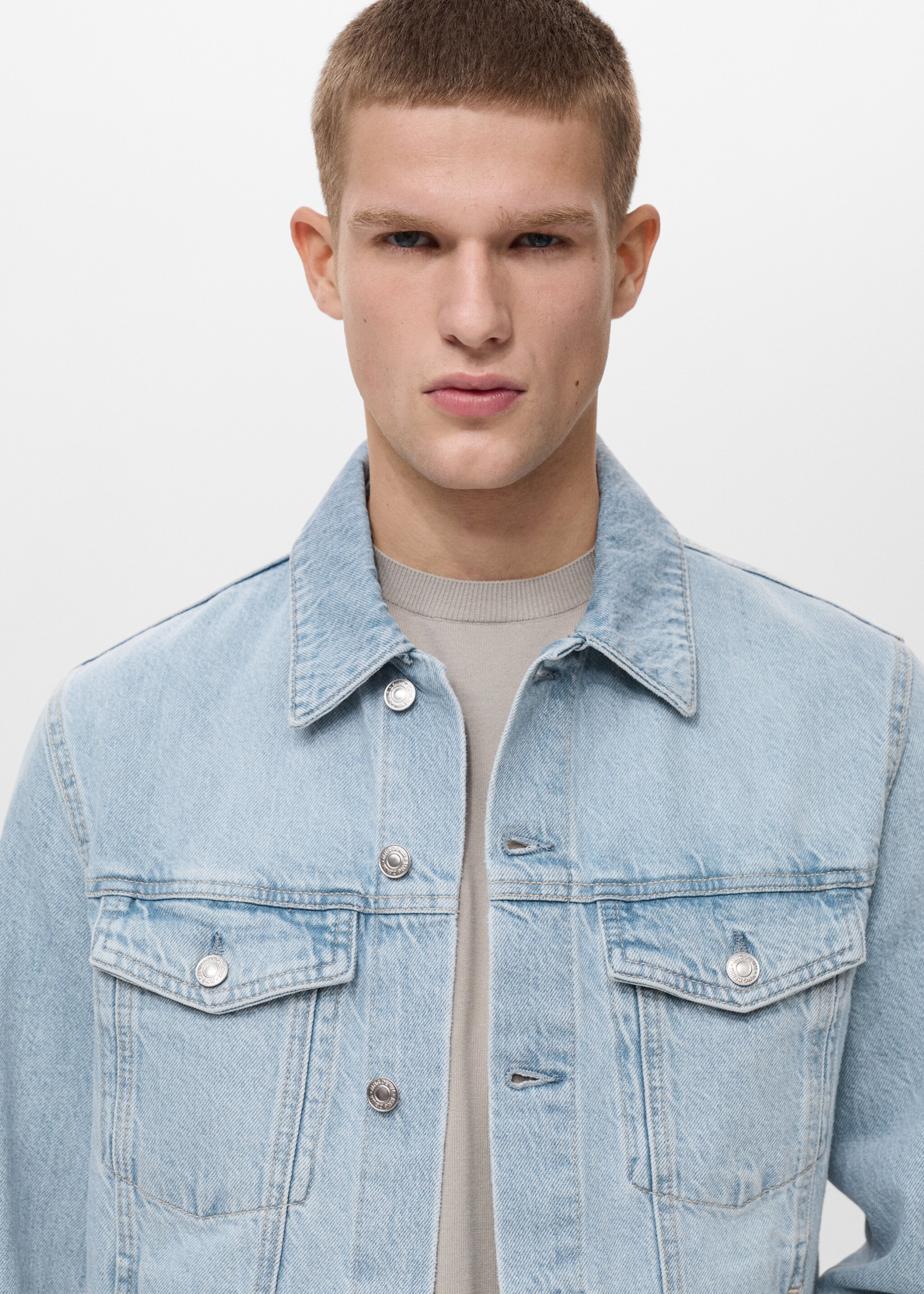 Denim jacket pockets - Details of the article 1