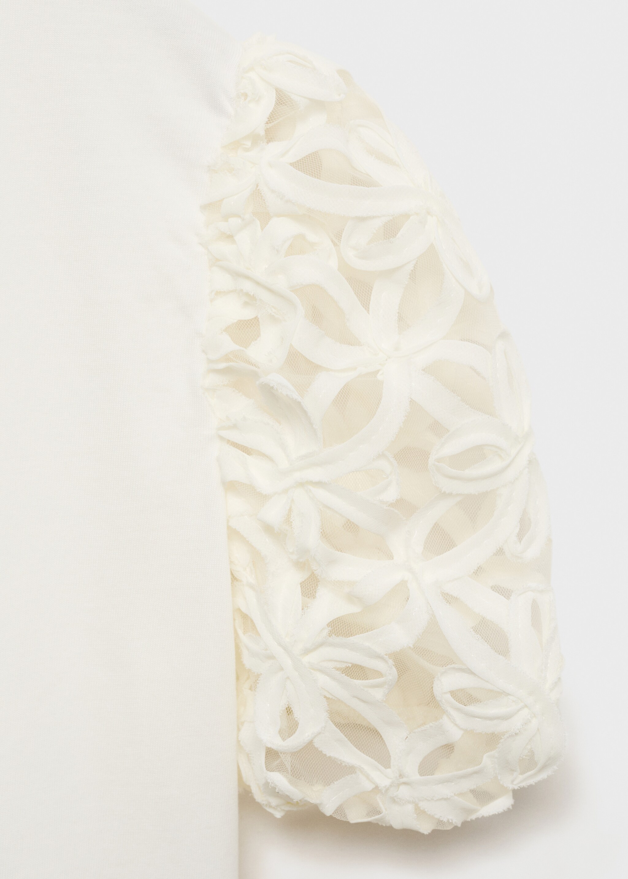 Embroidered short-sleeved t-shirt - Details of the article 8