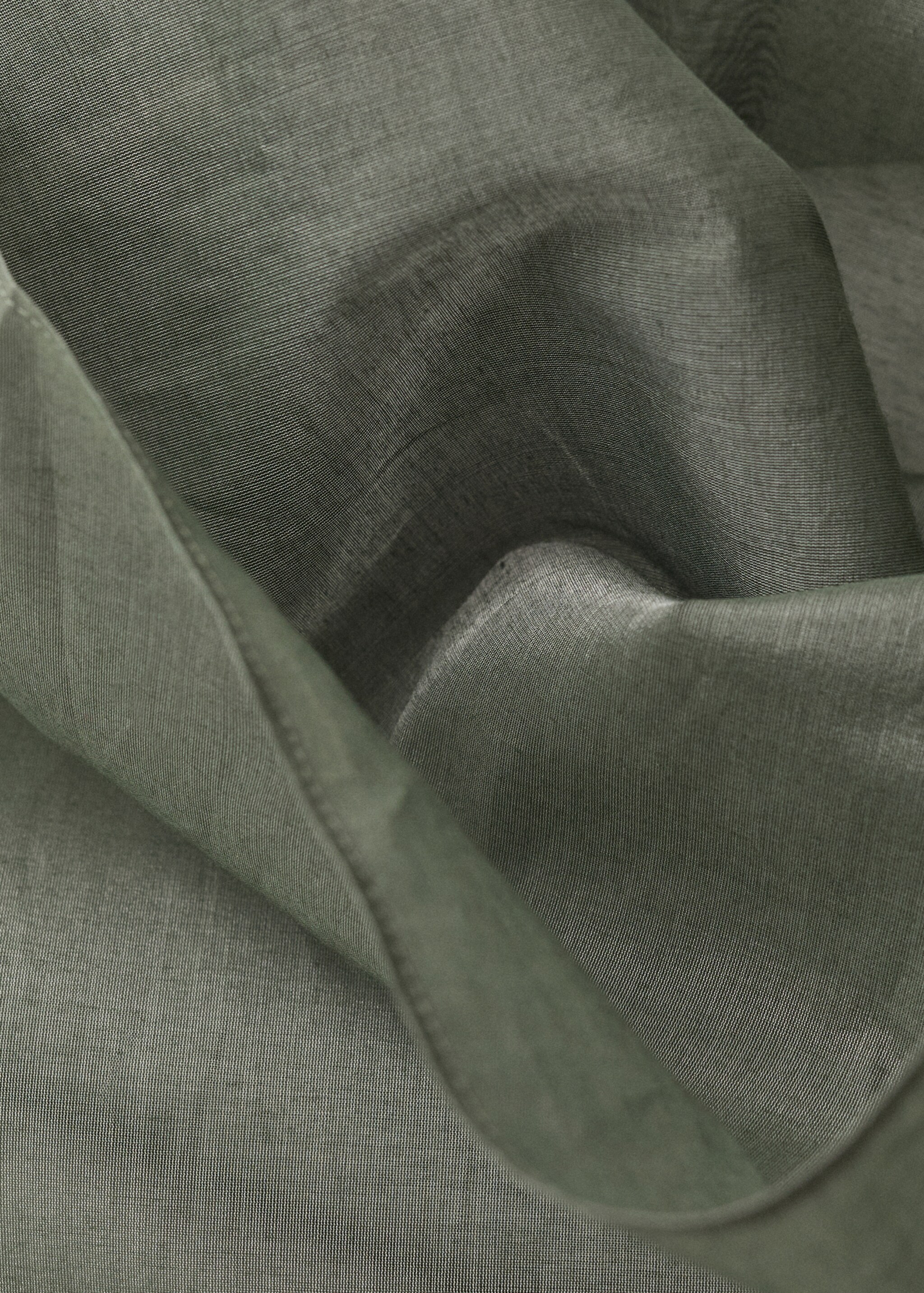 Silk blouse with asymmetrical neckline - Details of the article 8