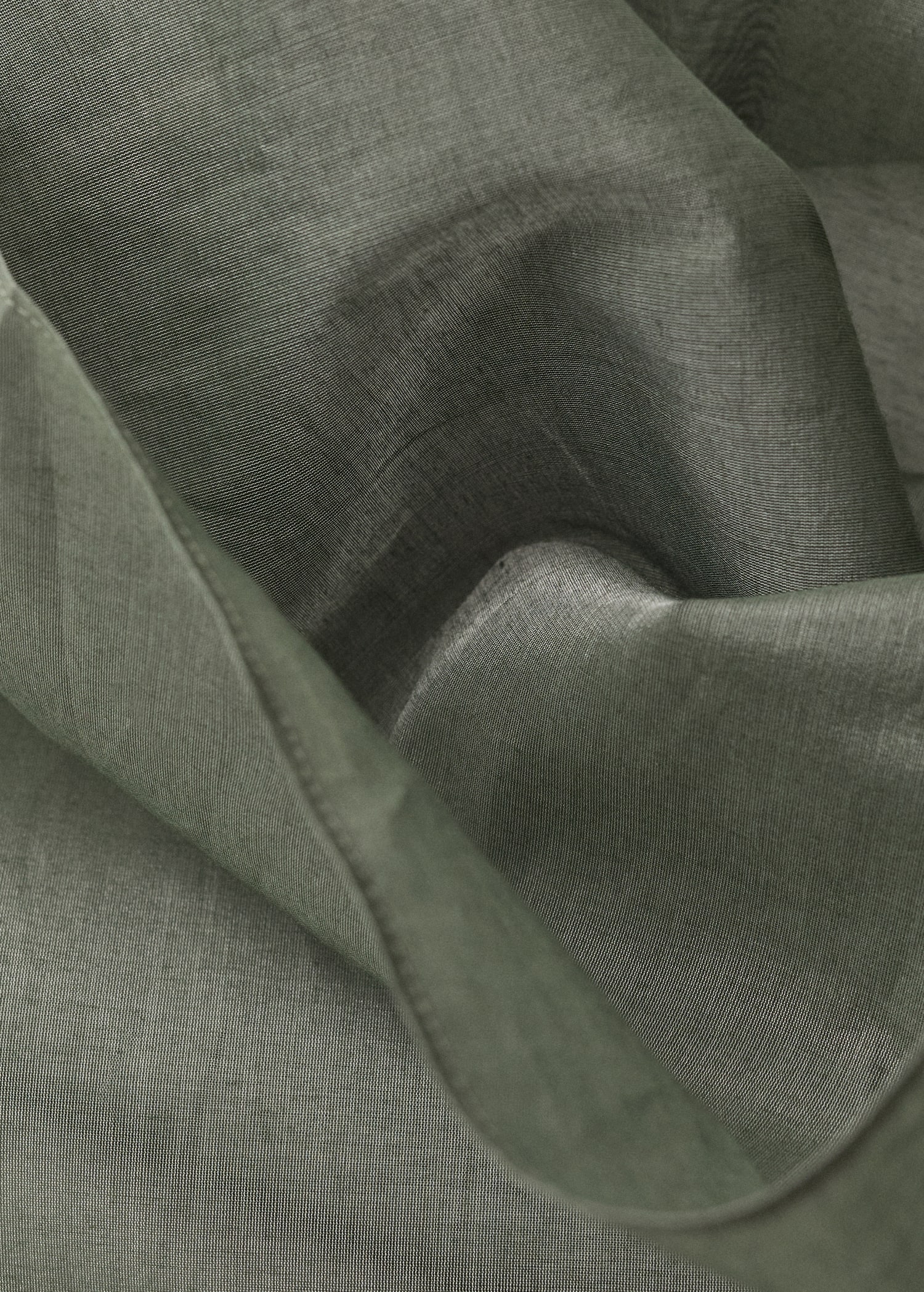 Silk blouse with asymmetrical neckline - Details of the article 8