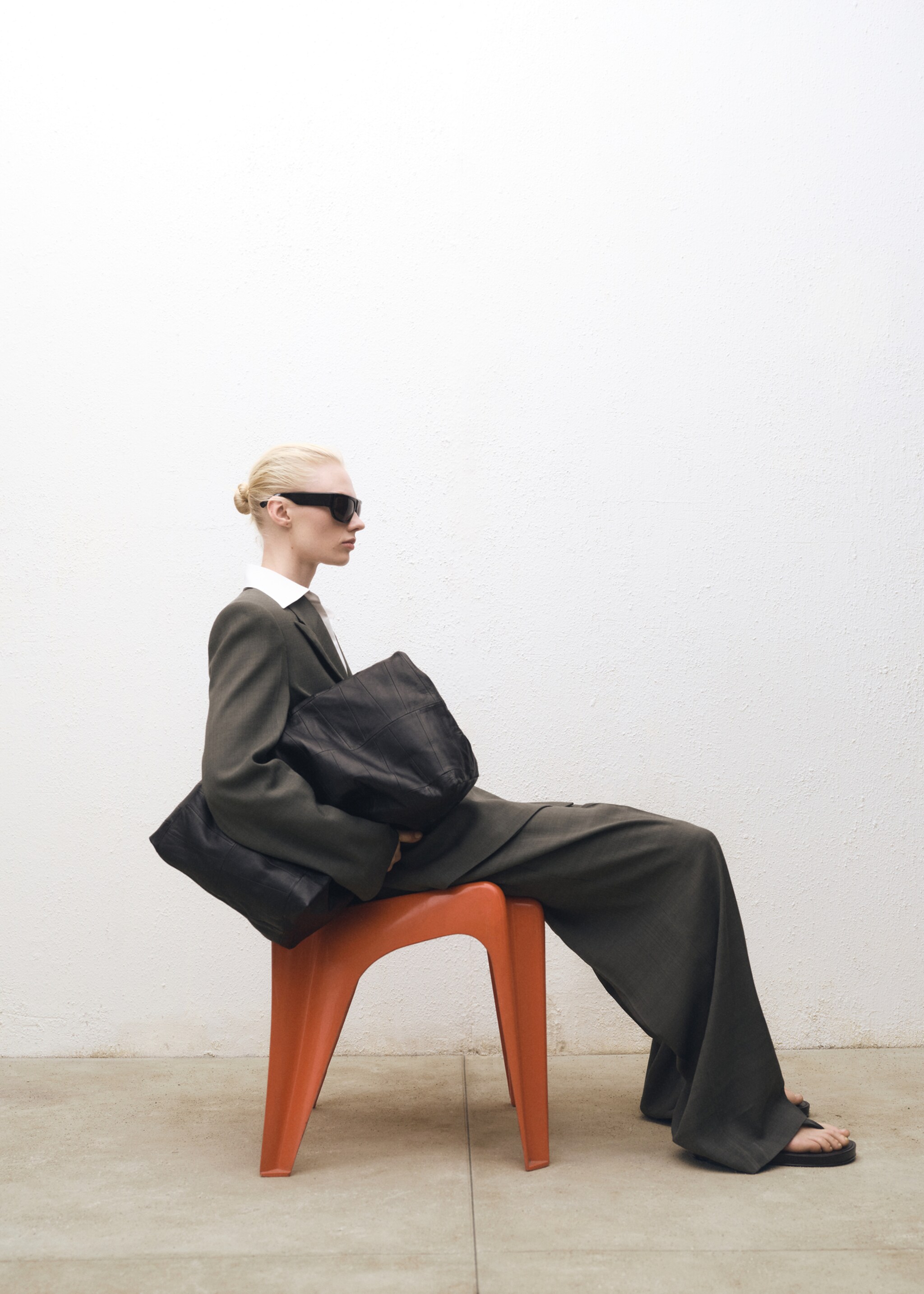 Suit trousers with belt clips - Details of the article 6