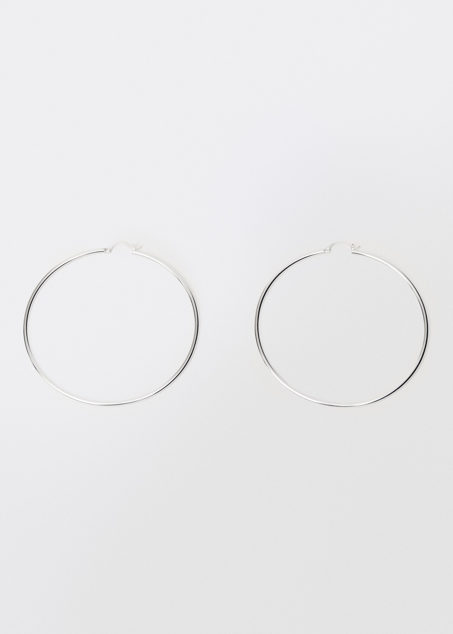 Thin hoop earrings - Article without model