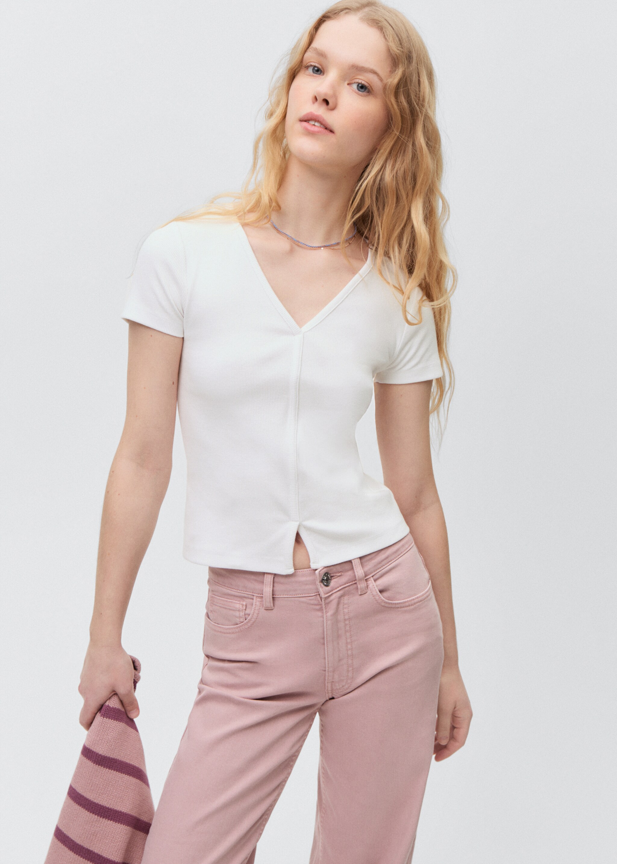 T-shirt détail couture - Plan moyen