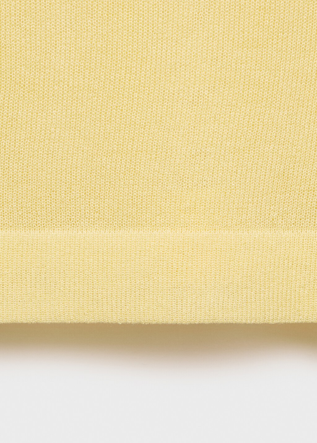 Sleeveless knitted top