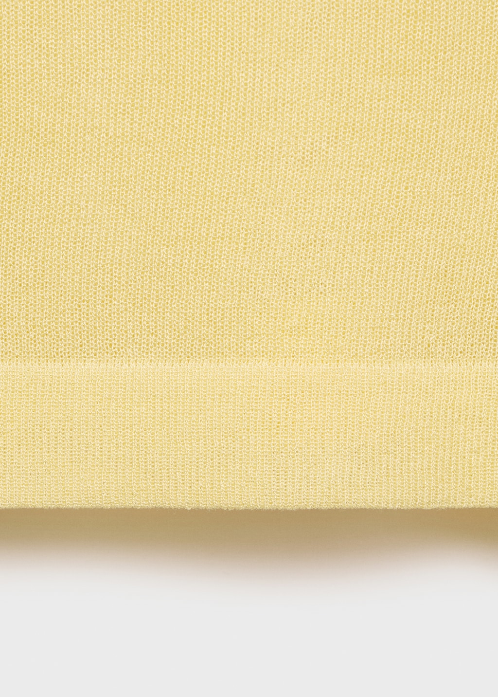 Sleeveless knitted top