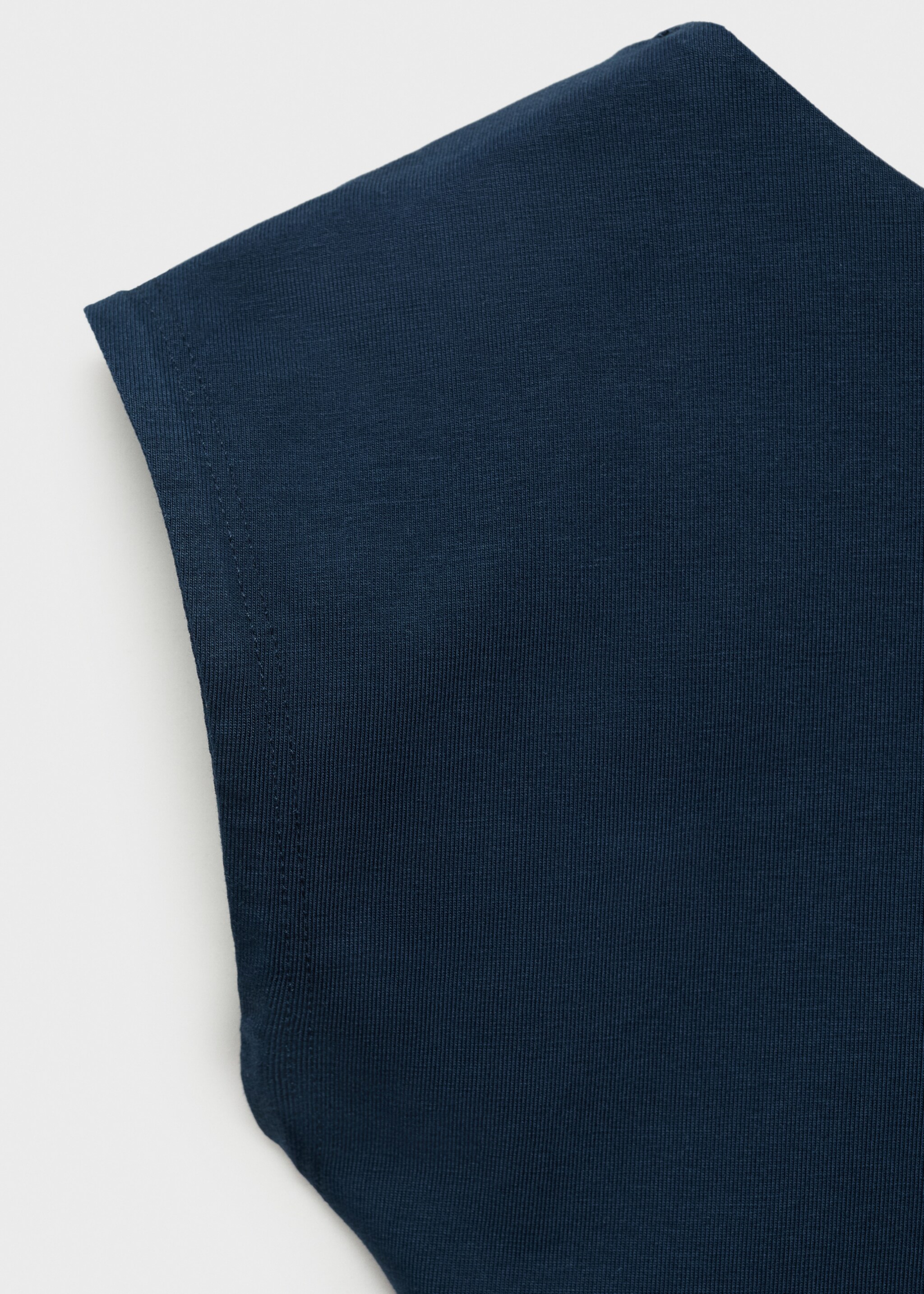 T-shirt with open back - Details of the article 0