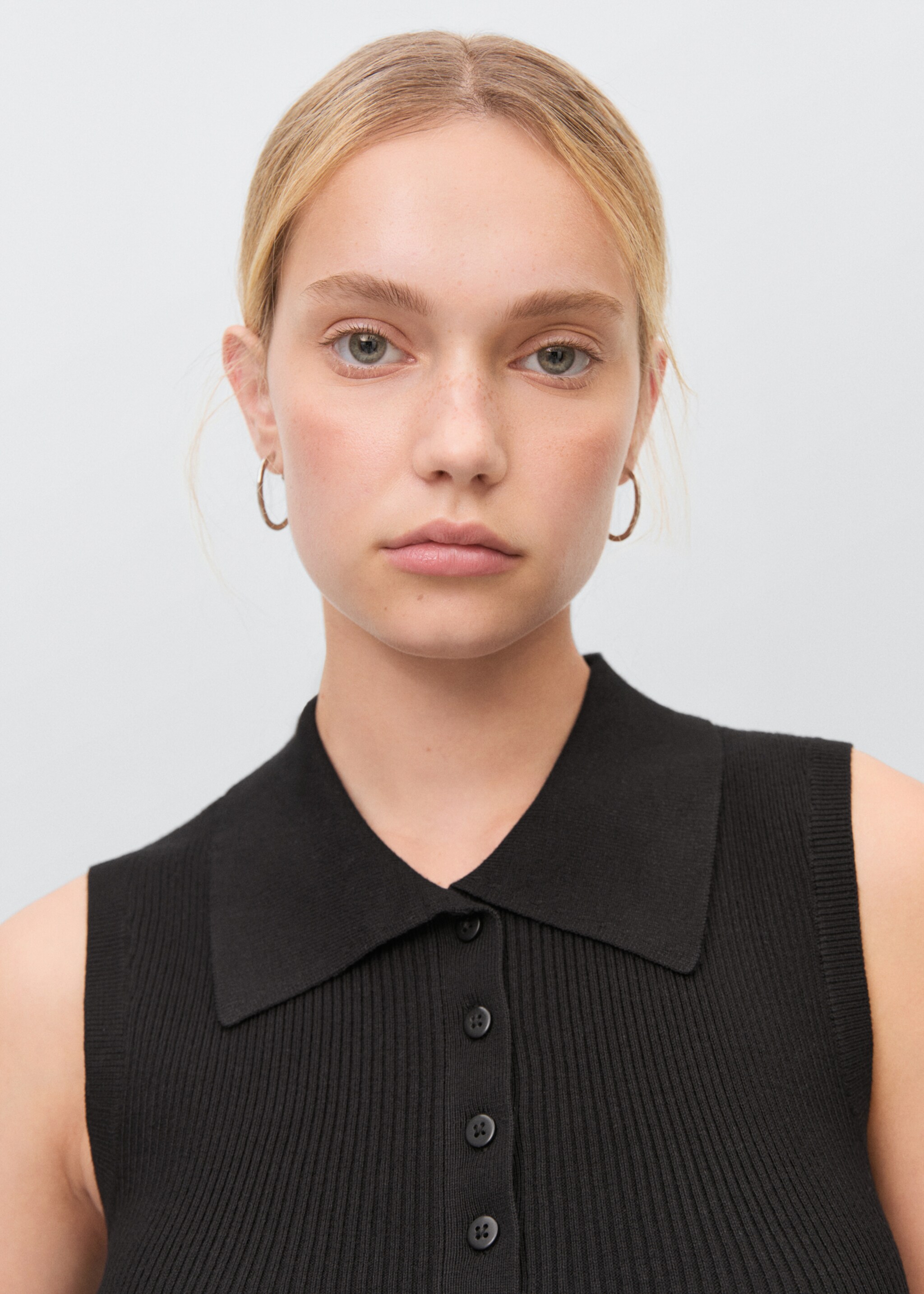 Polo-neck knitted top - Details of the article 1