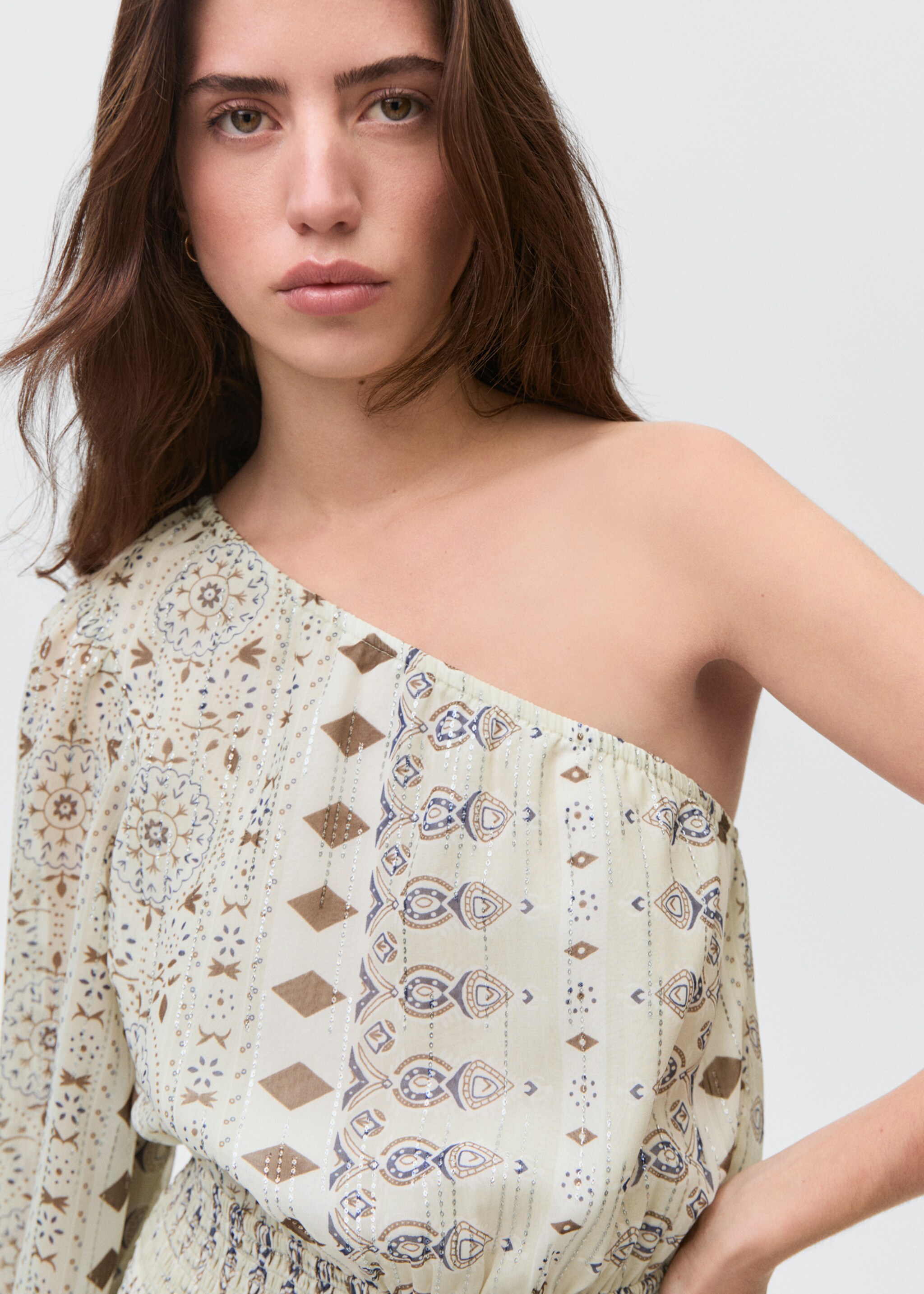 Robe courte asymétrique - Détail de l'article 1