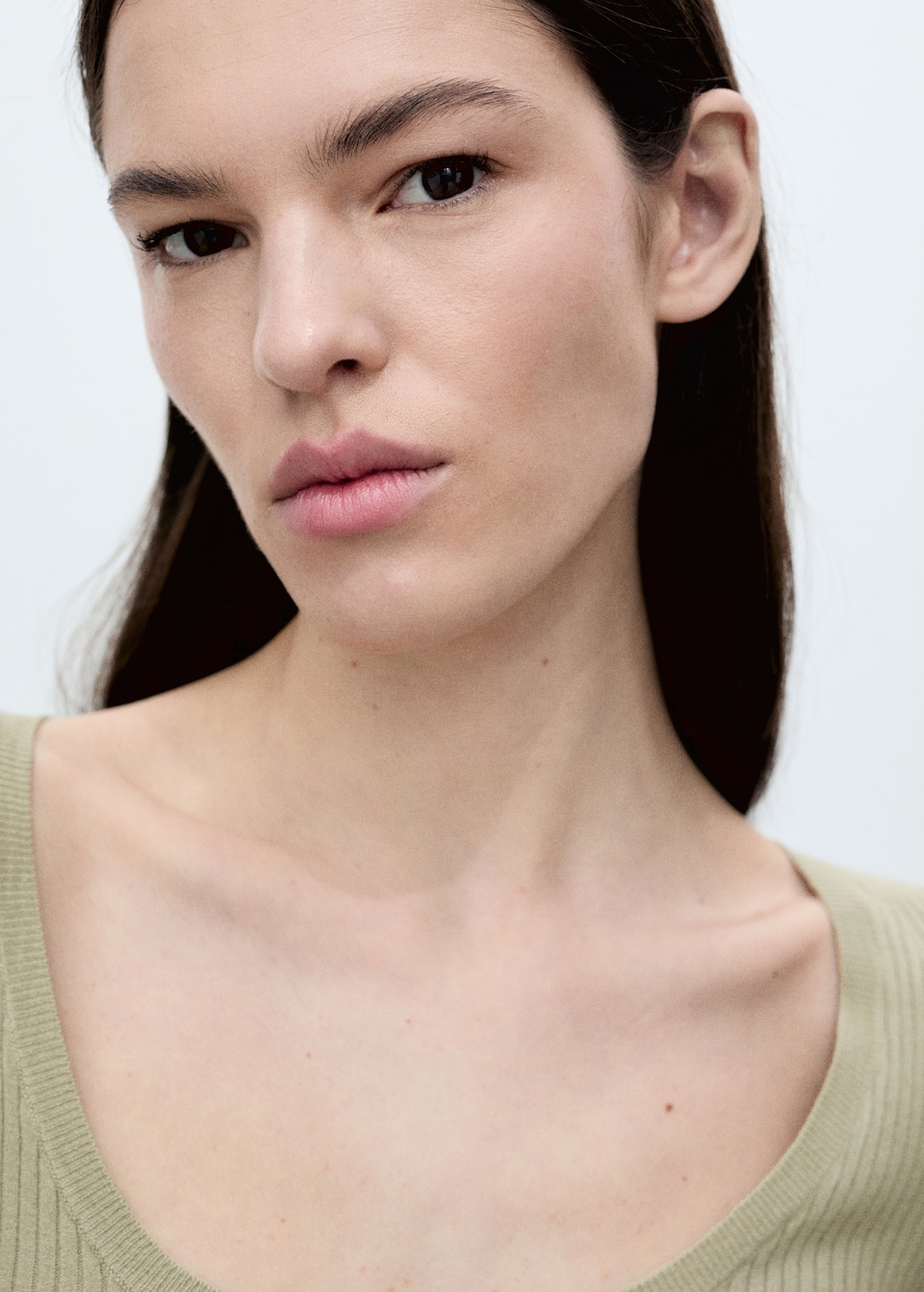 Knitted ribbed sweater - image 4