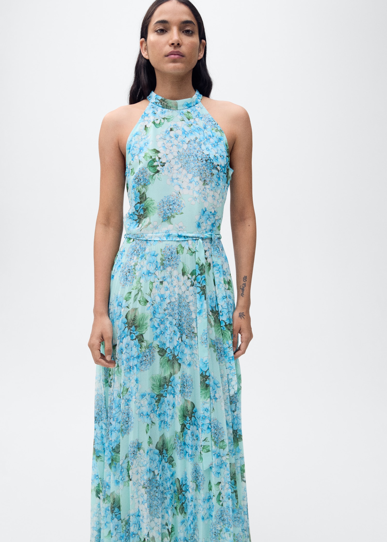Robe plissée imprimé fleuri - Plan moyen