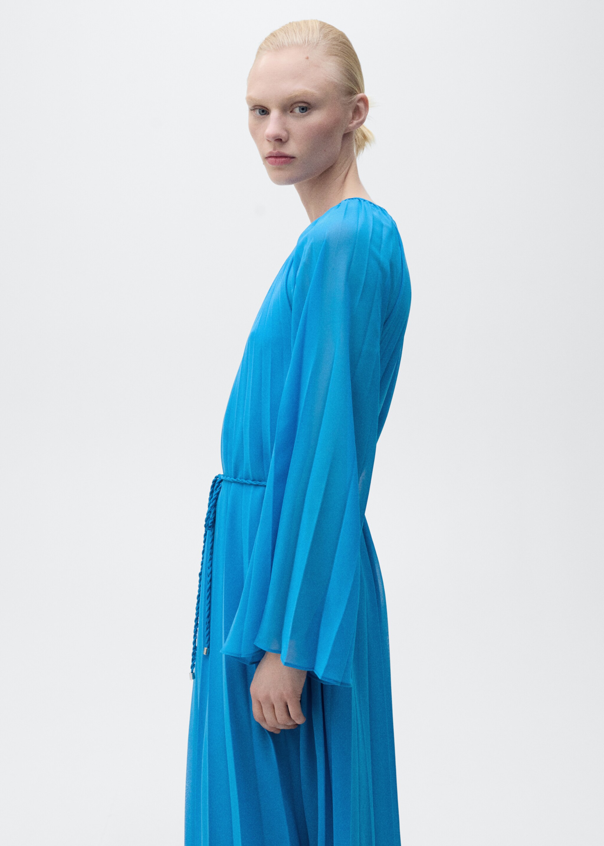 Flared-sleeve pleated dress - Medium plane