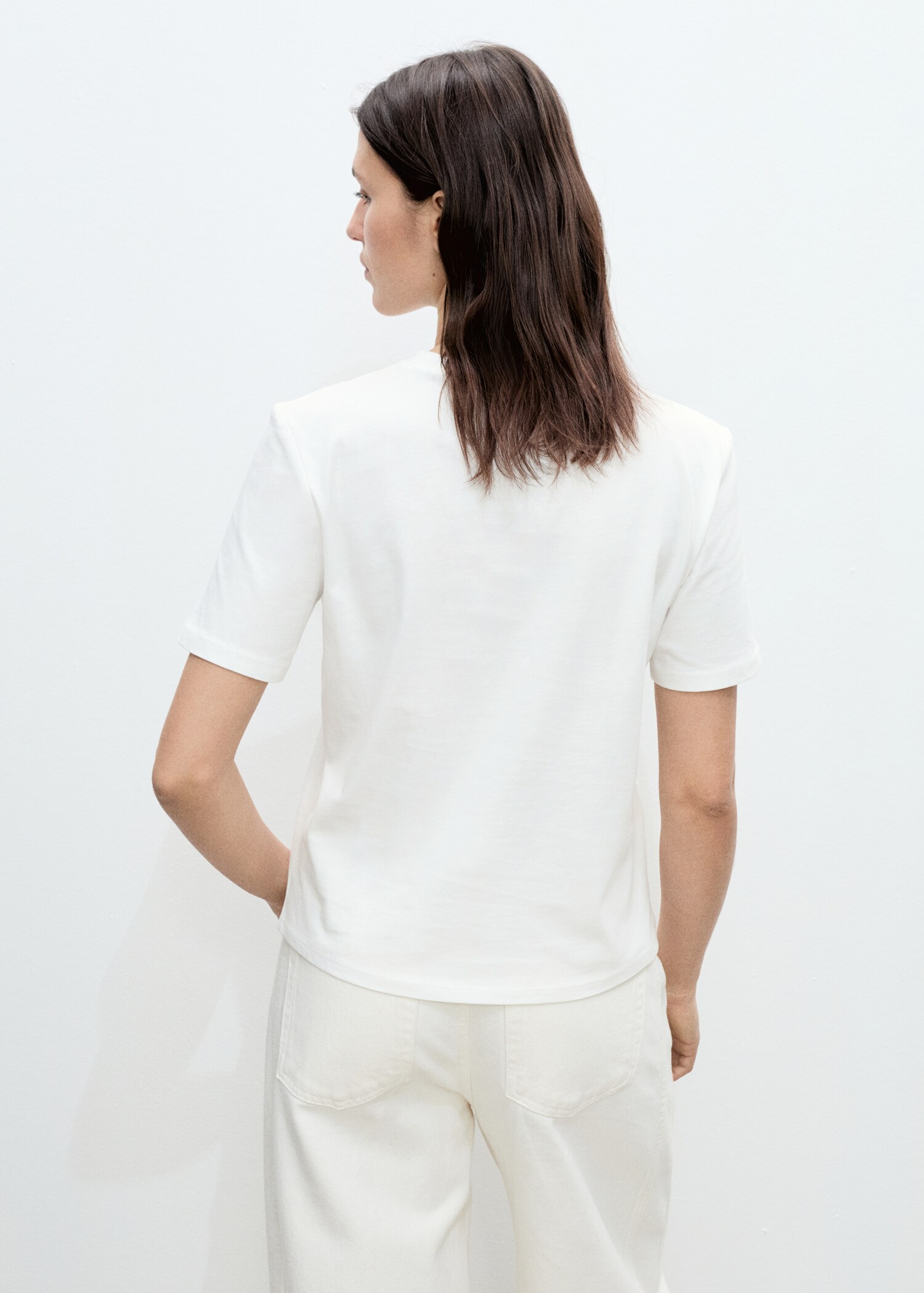 Short-sleeved t-shirt with crochet pocket - Reverse of the article