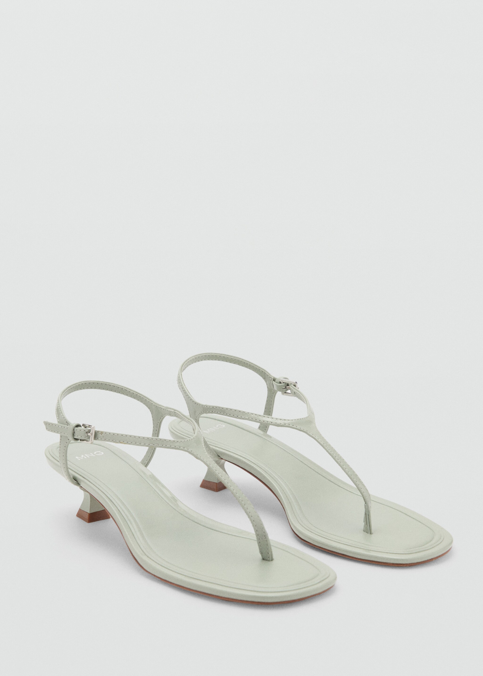 Kitten-heel sandals with strap - Medium plane