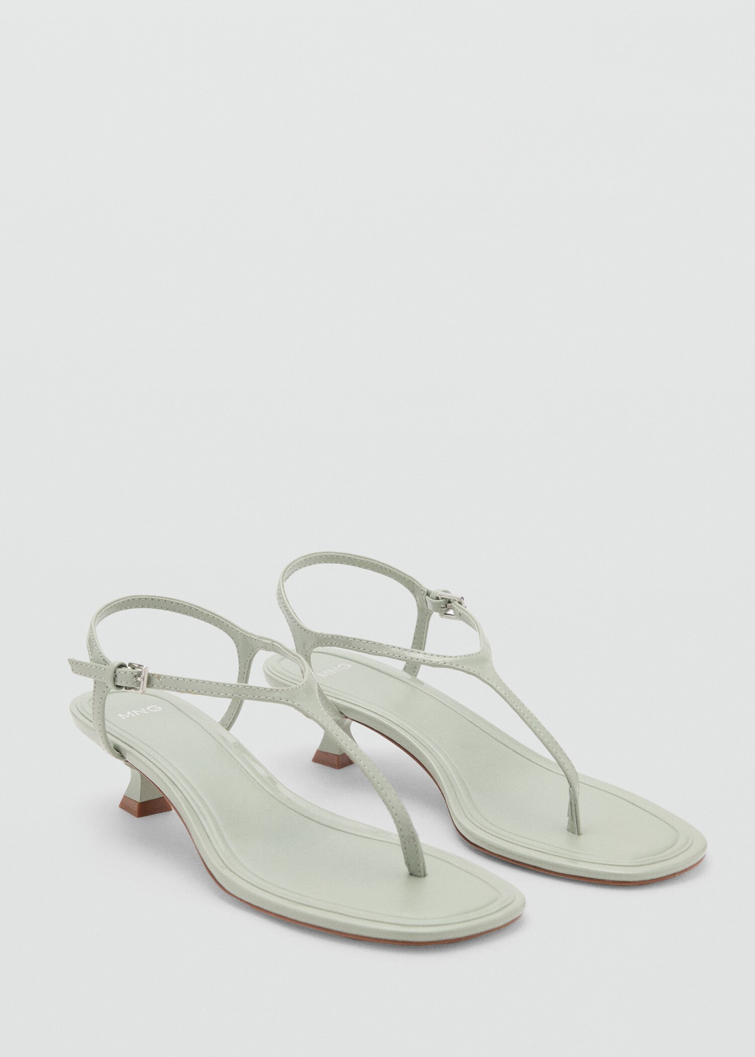 Kitten-heel sandals with strap - Medium plane